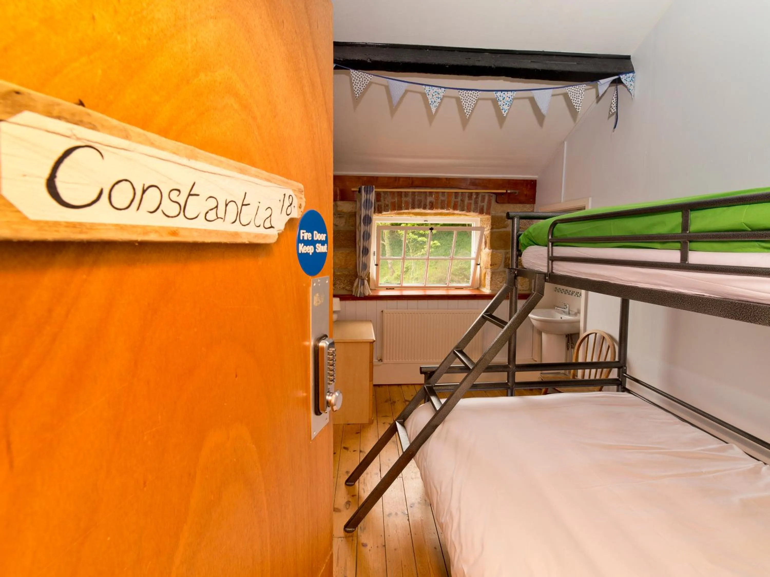 Bedroom, Bed in YHA Boggle Hole