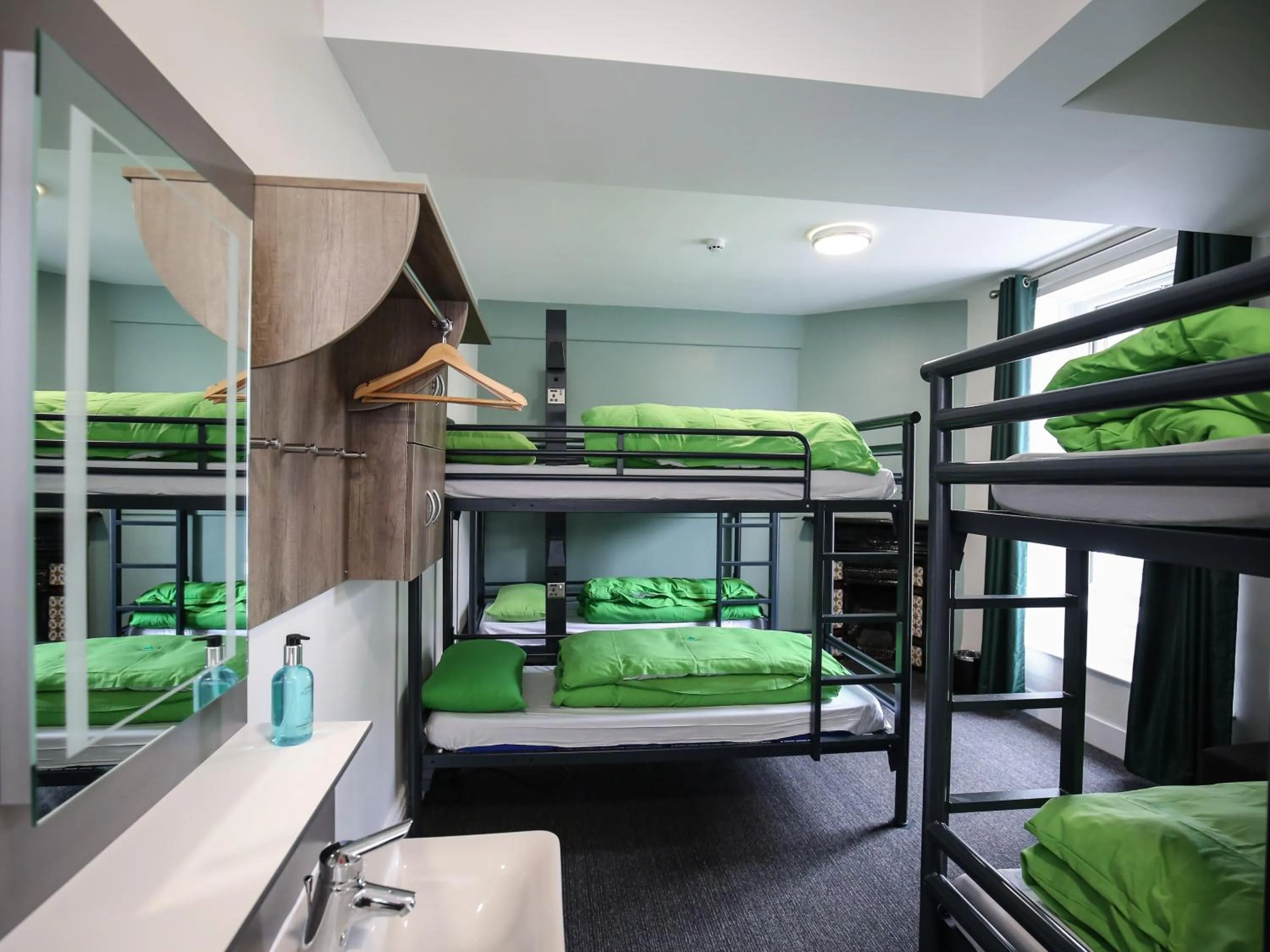 Bedroom, Bed in YHA Keswick