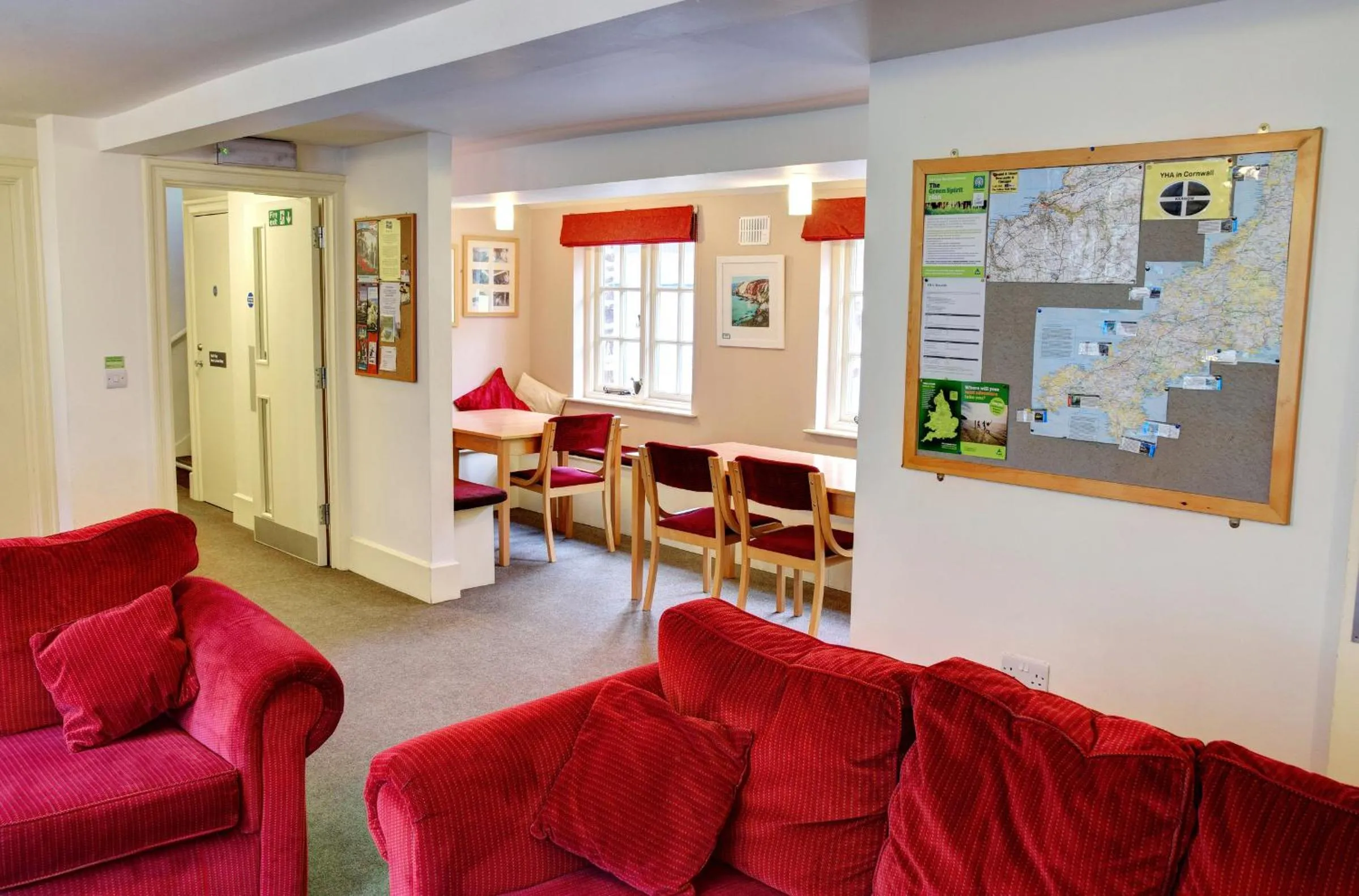 Living room in YHA Boscastle