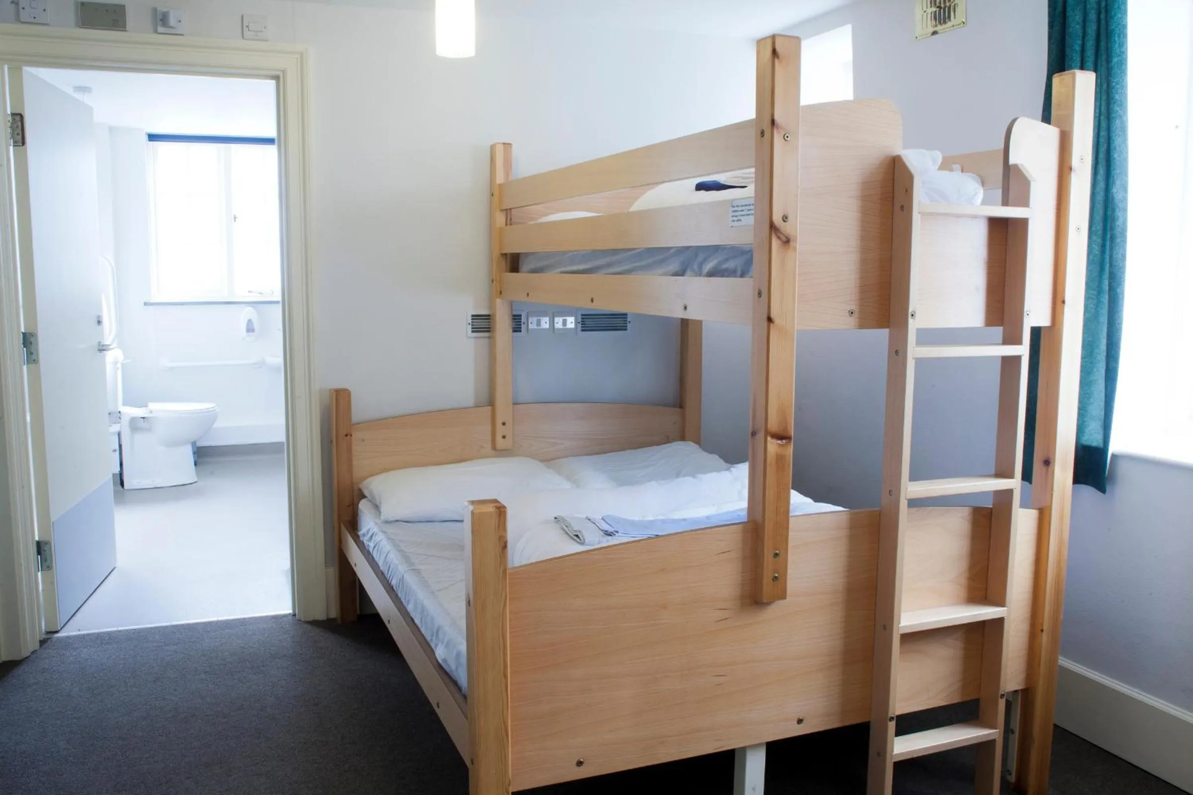 Bed in YHA Boscastle