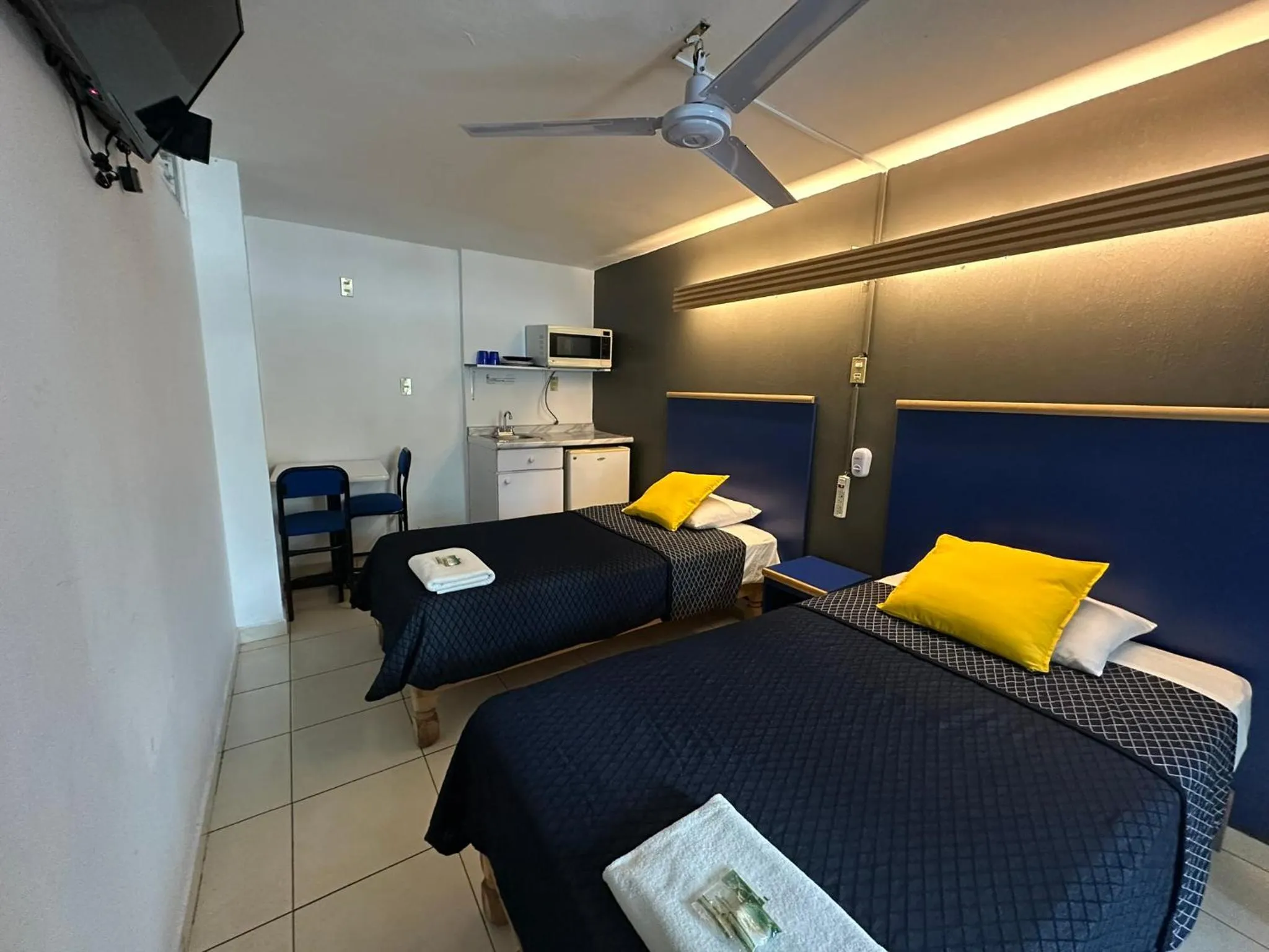 Photo of the whole room, Bed in Vagabundo Expo Guadalajara