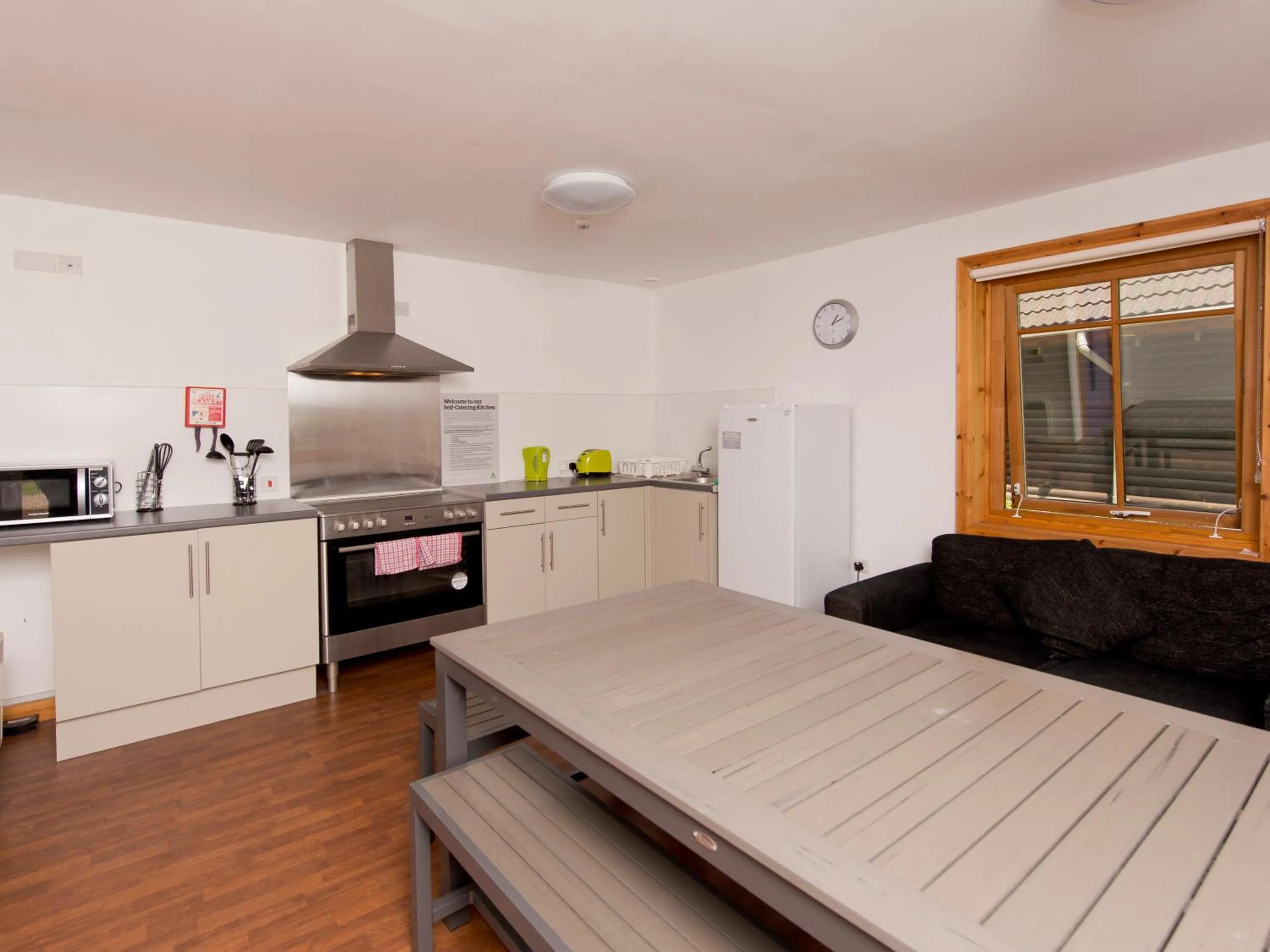 Dining area in YHA London Lee Valley