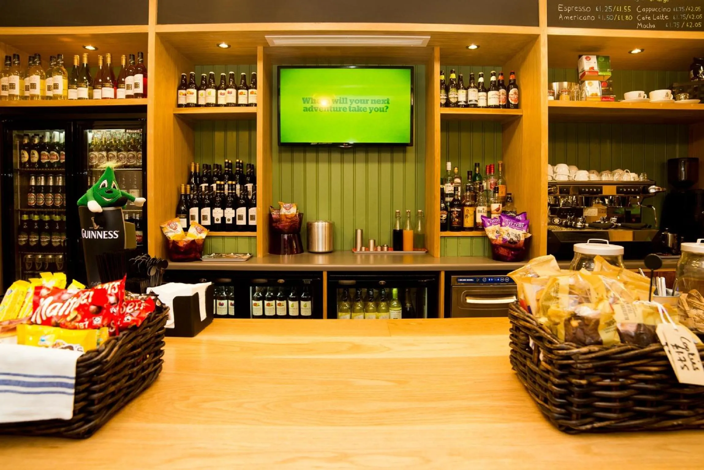 Drinks in YHA Snowdon Pen-y-Pass