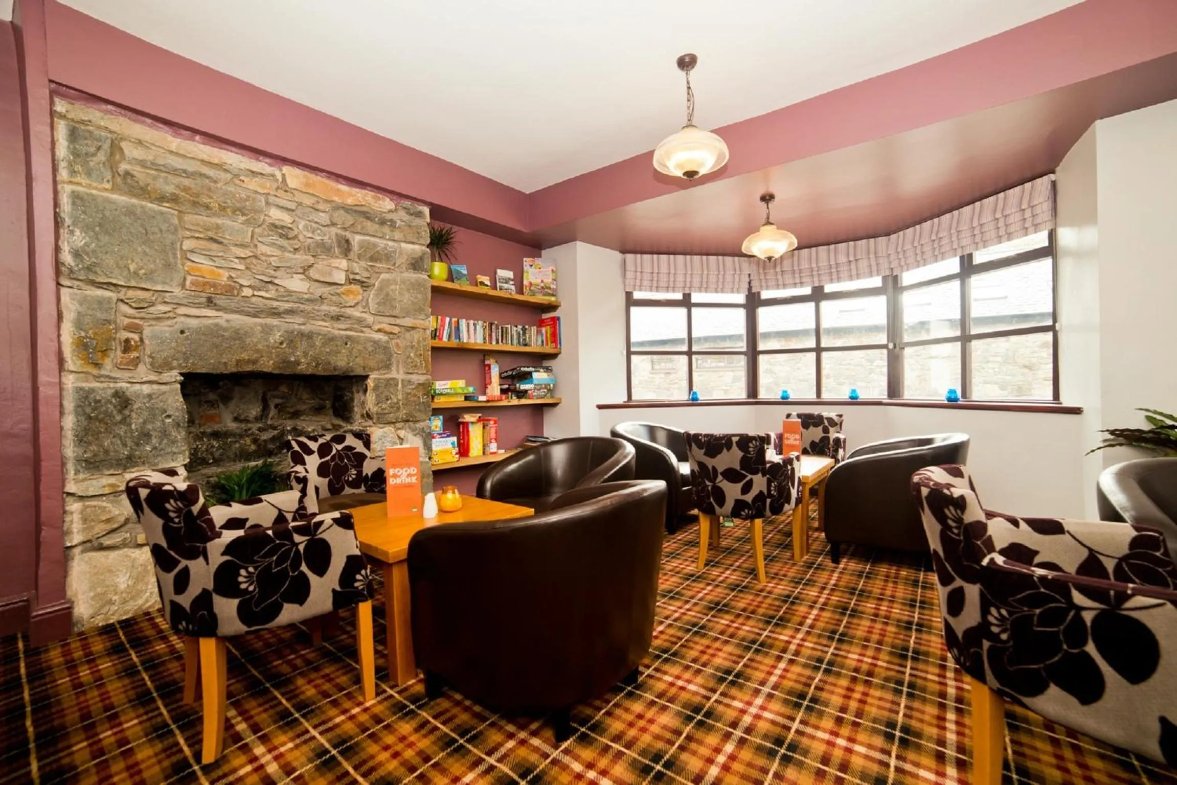 Lounge or bar in YHA Snowdon Pen-y-Pass