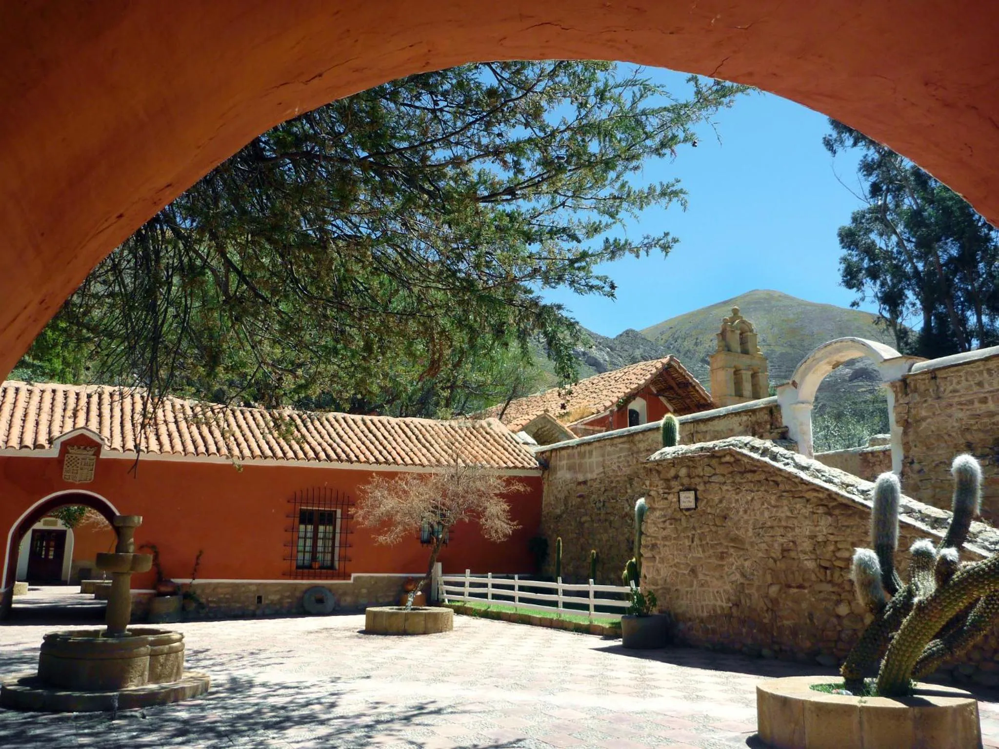 Patio in Hotel Museo Cayara