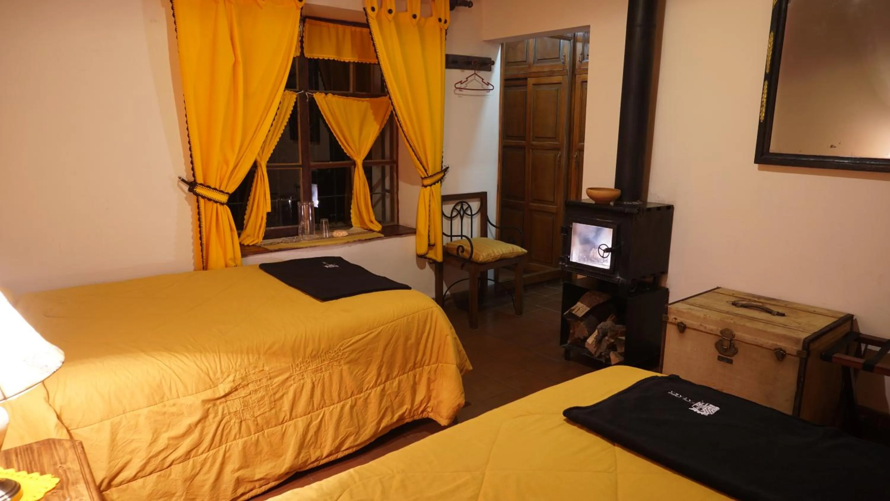 Photo of the whole room, Bed in Hotel Museo Cayara