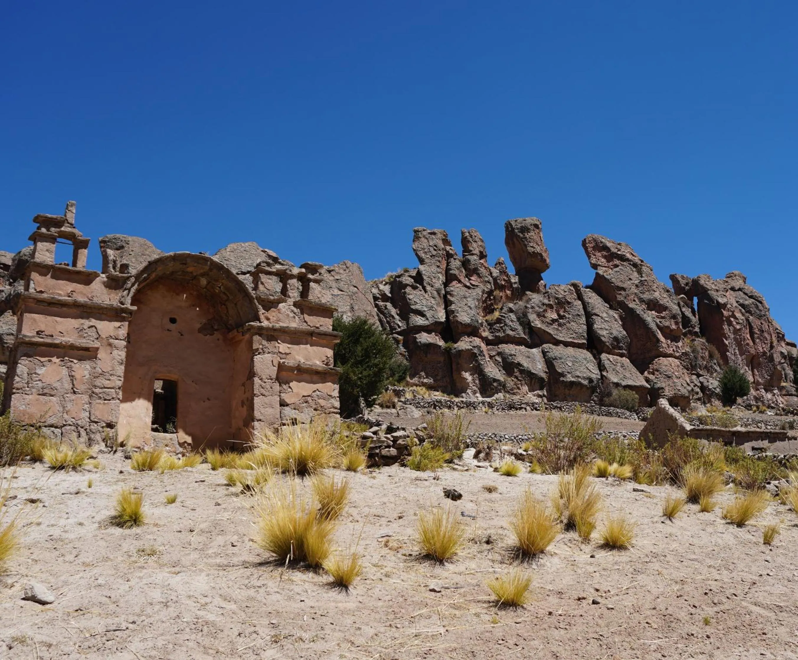 Hiking in Hotel Museo Cayara