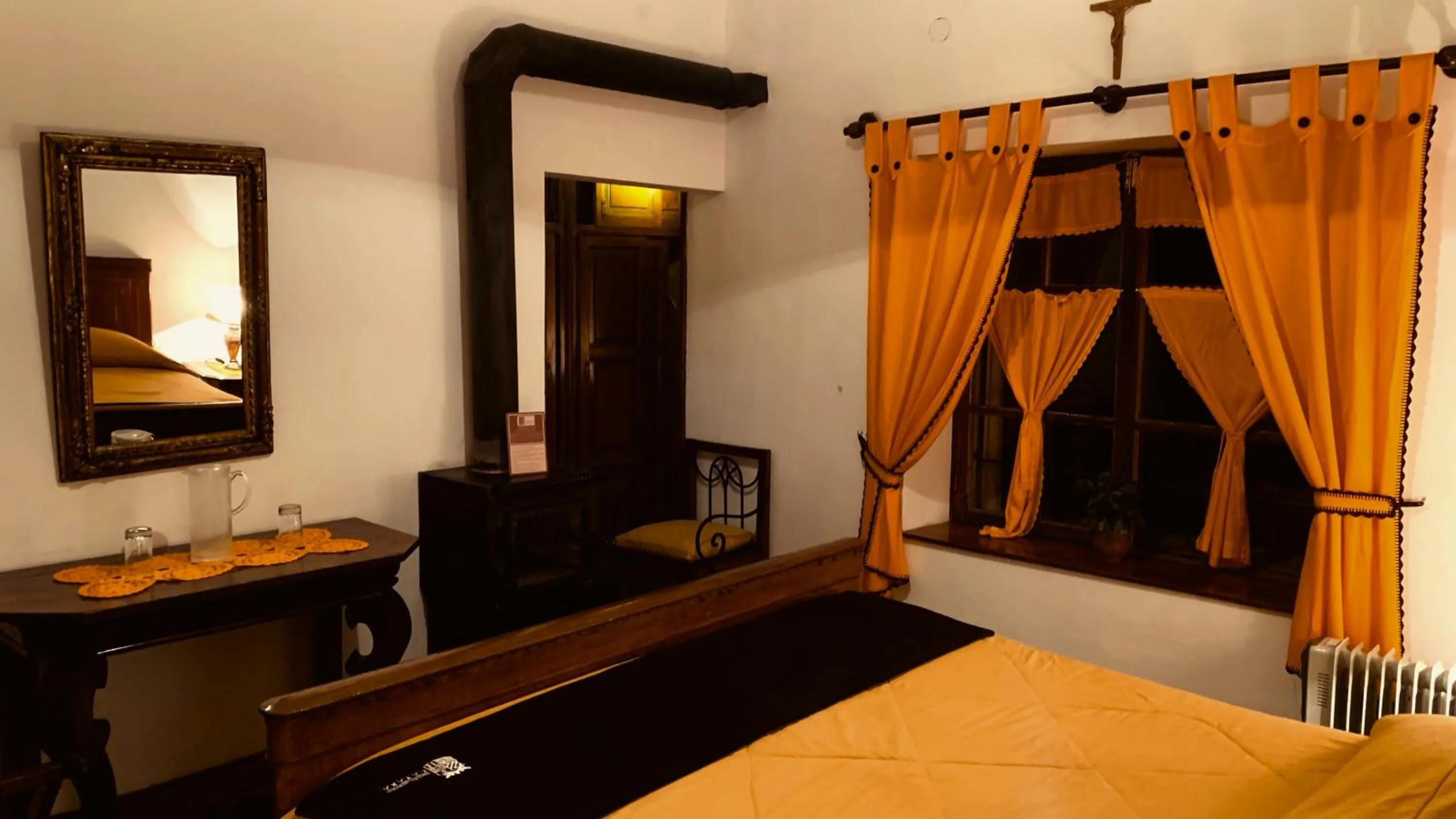 Bed in Hotel Museo Cayara