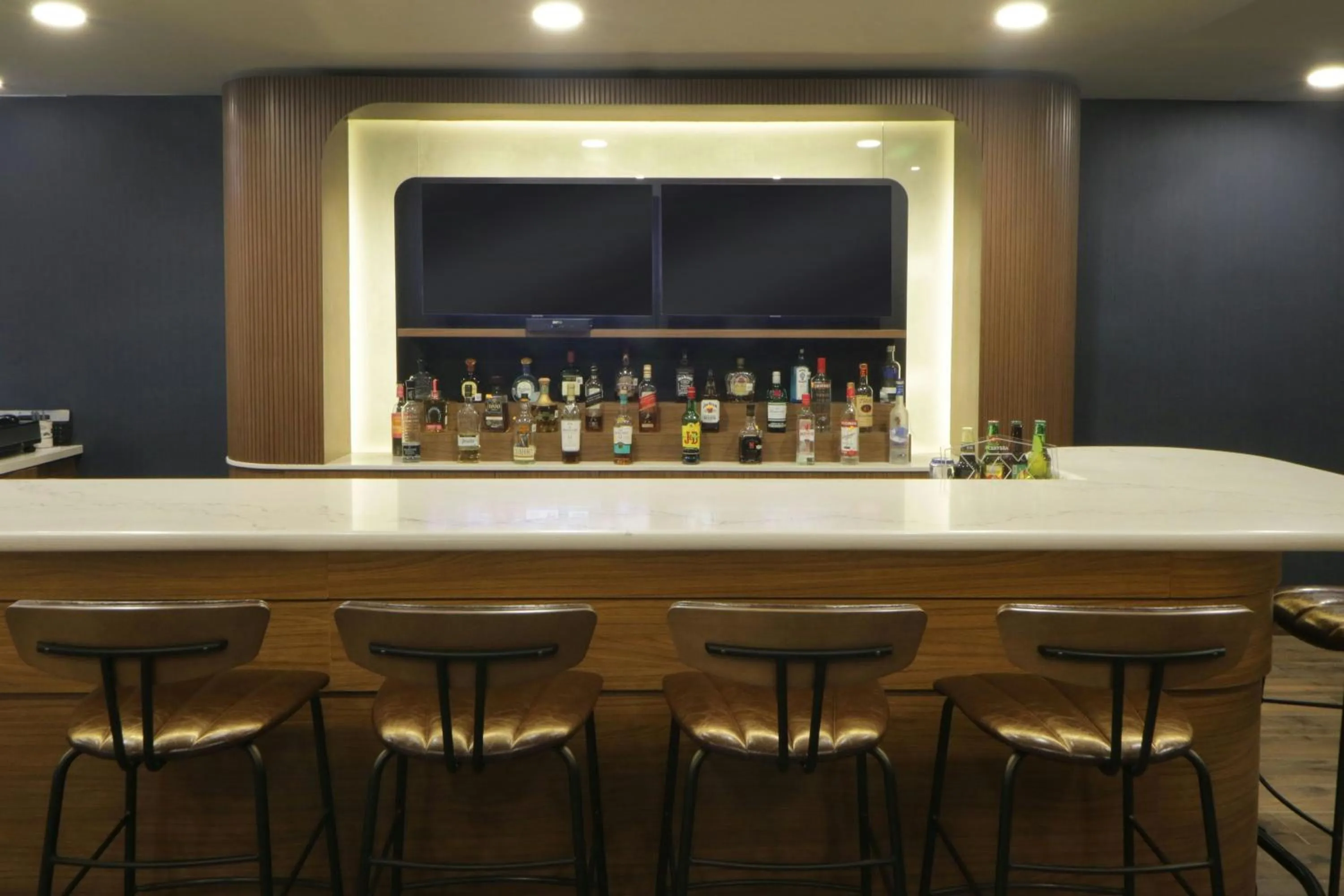 Lounge or bar in Courtyard Monterrey Airport