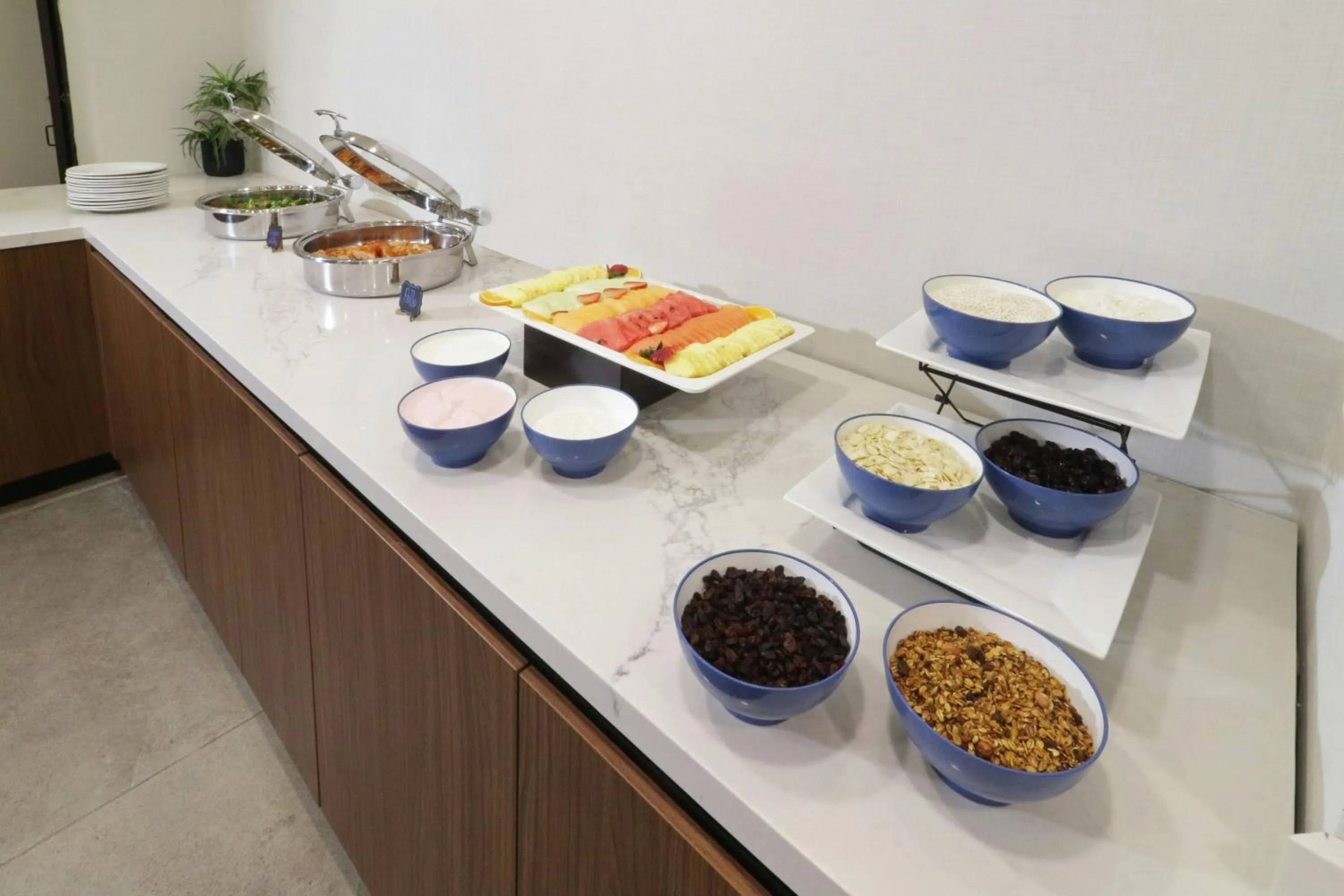 Breakfast in Courtyard Monterrey Airport