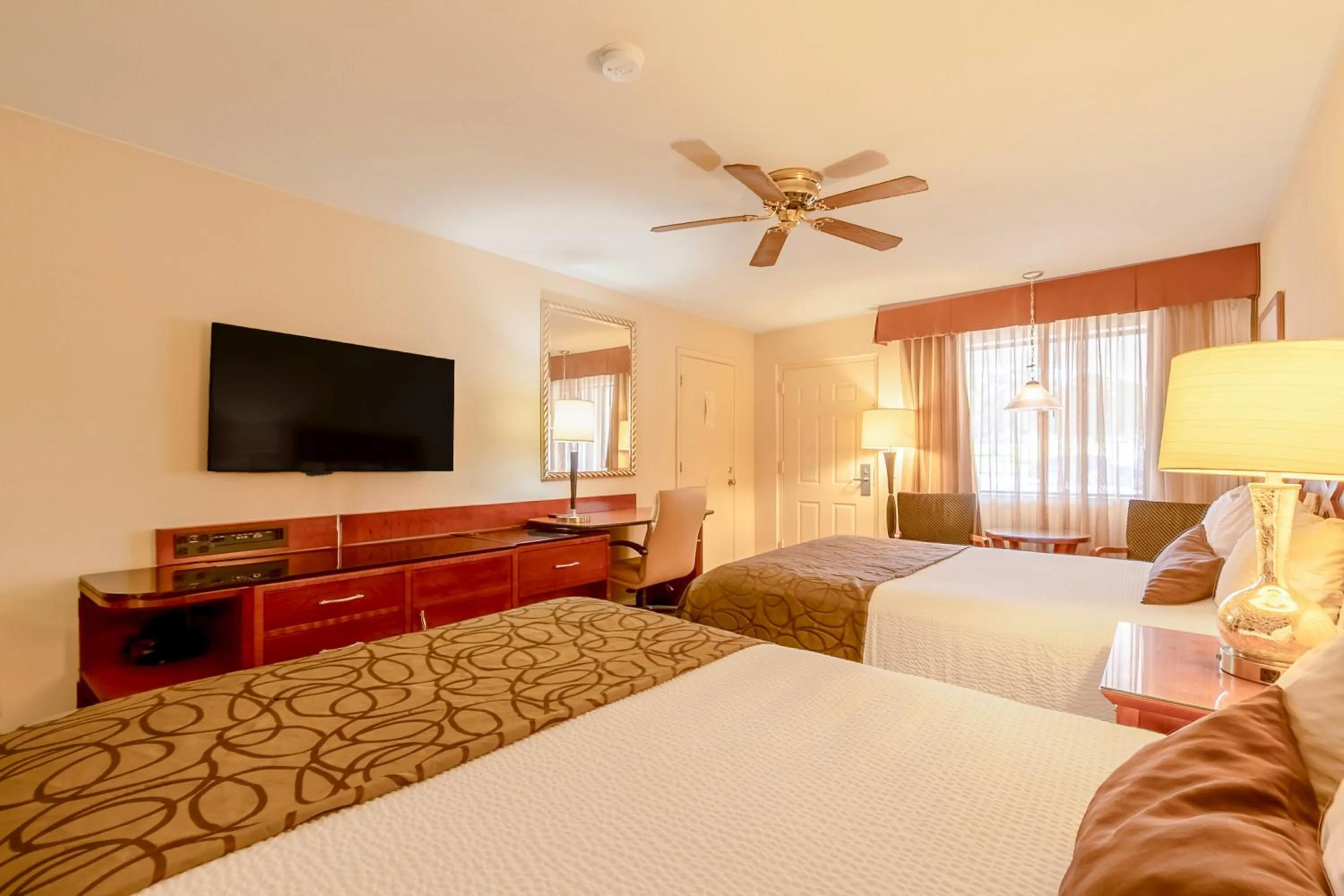 Bedroom, Bed in Historic Coronado Motor Hotel by OYO