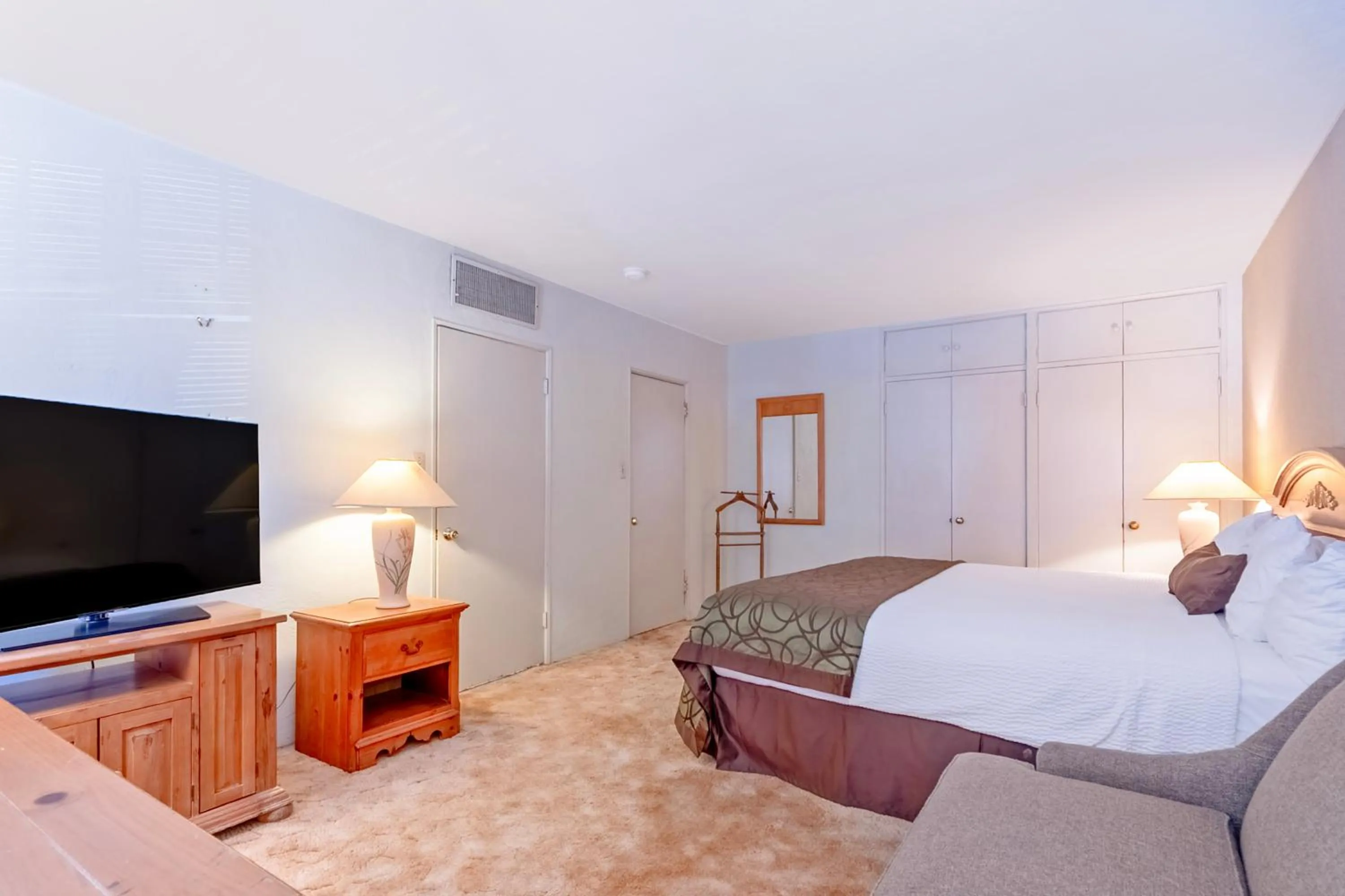 Bedroom, Bed in Historic Coronado Motor Hotel by OYO