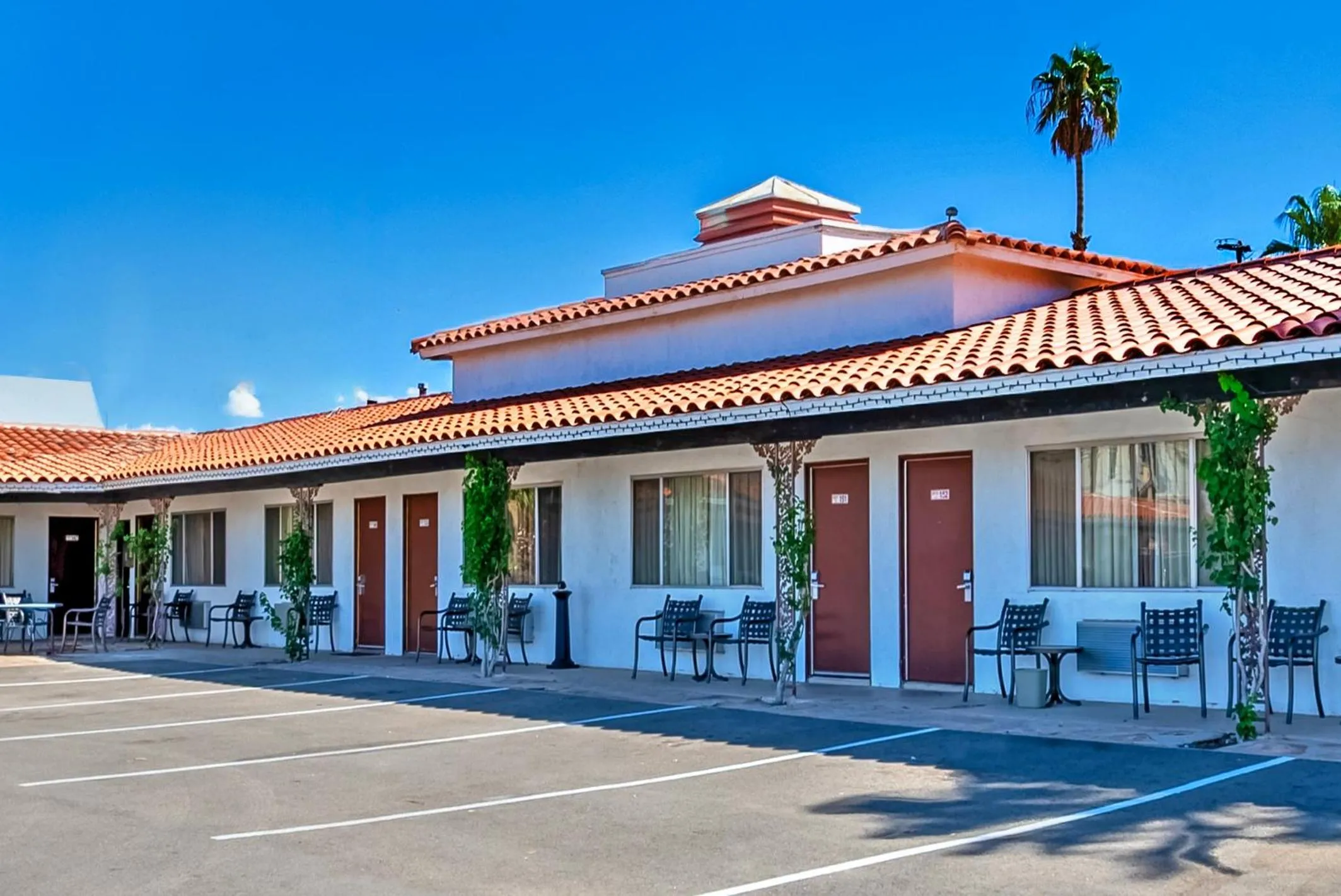Facade/entrance in Historic Coronado Motor Hotel by OYO