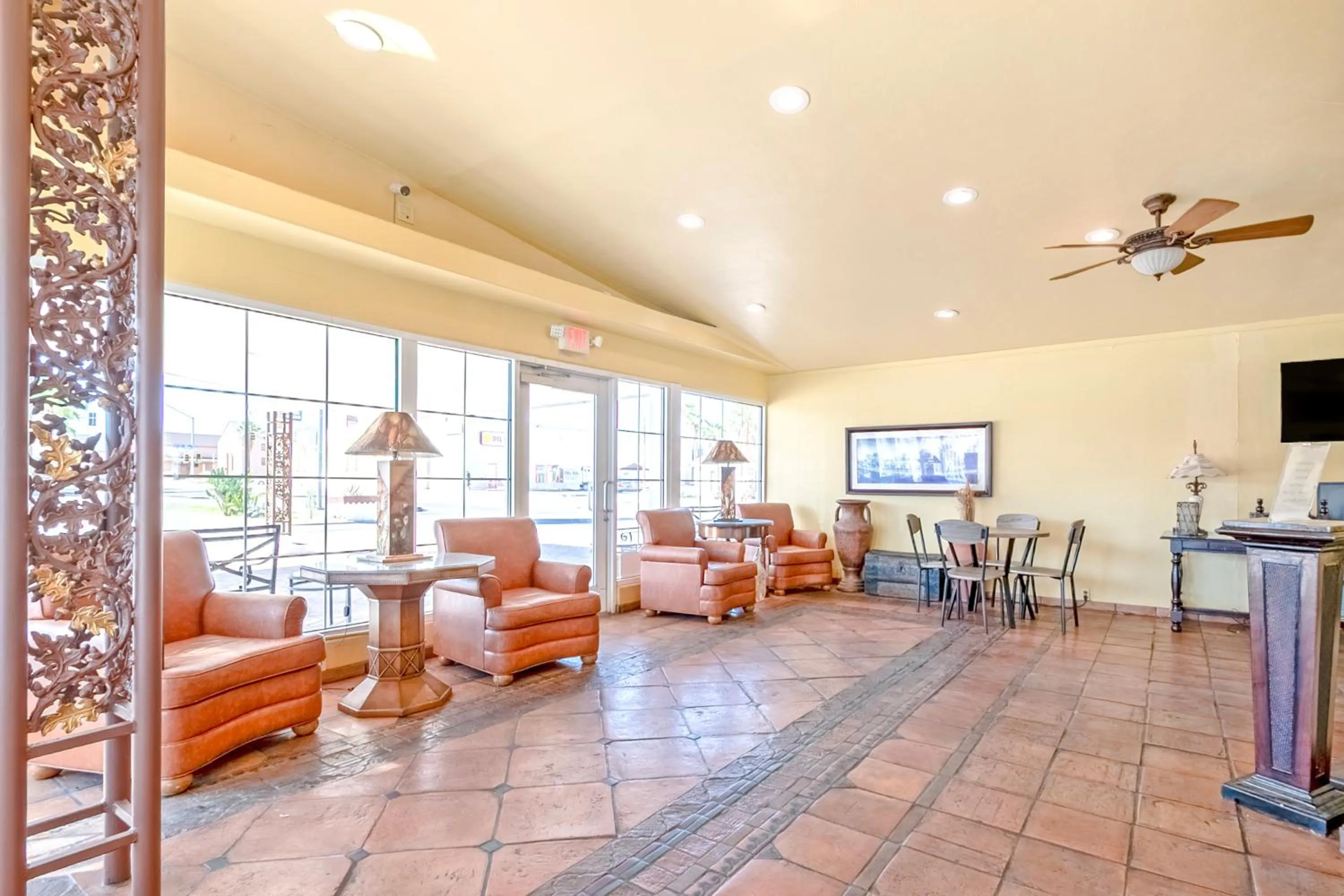 Lobby or reception in Historic Coronado Motor Hotel by OYO