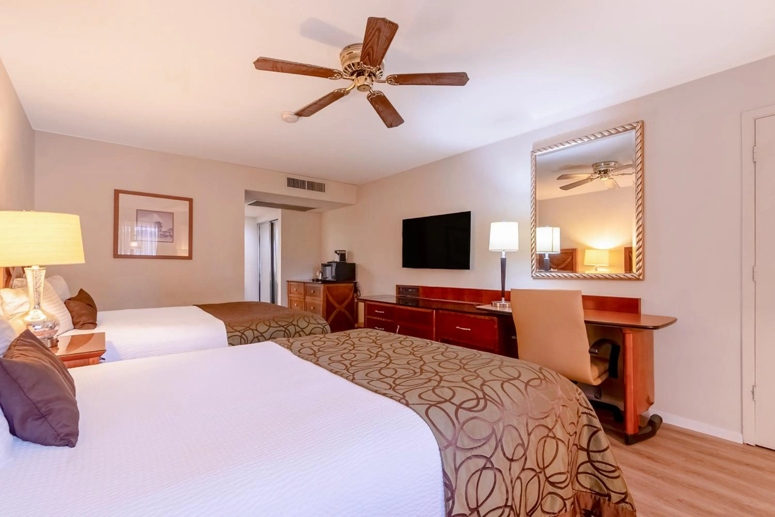 Bedroom, Bed in Historic Coronado Motor Hotel by OYO