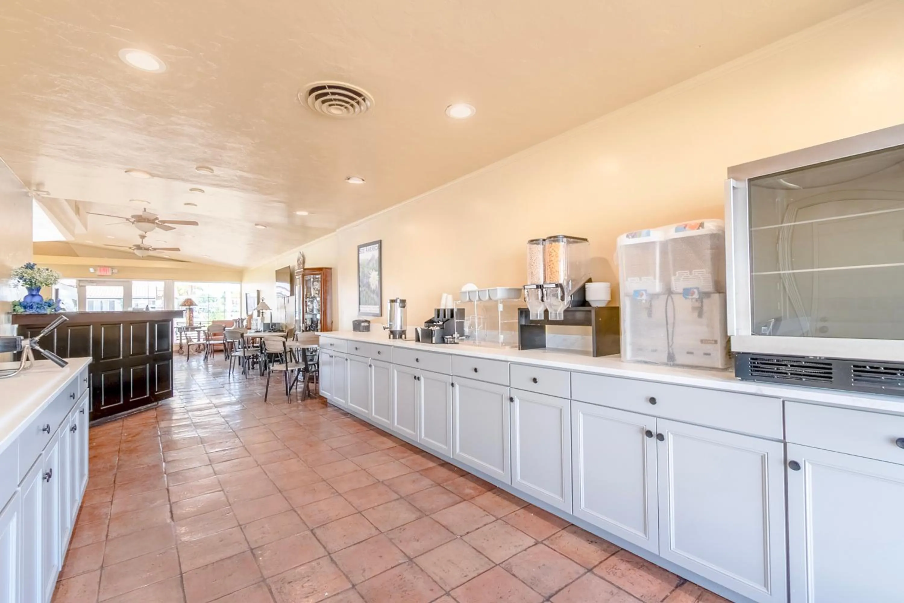 Lobby or reception in Historic Coronado Motor Hotel by OYO