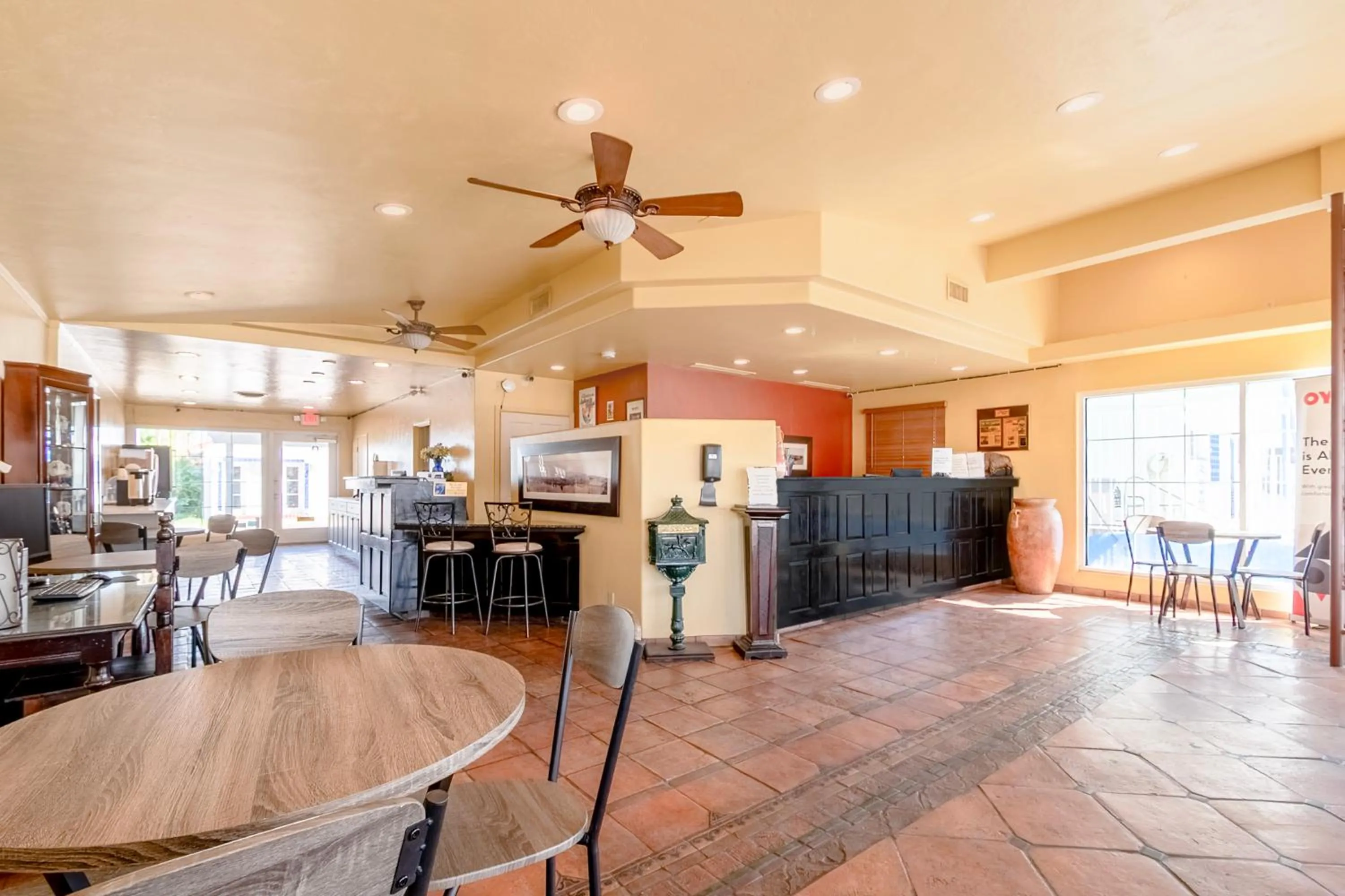 Lobby or reception in Historic Coronado Motor Hotel by OYO