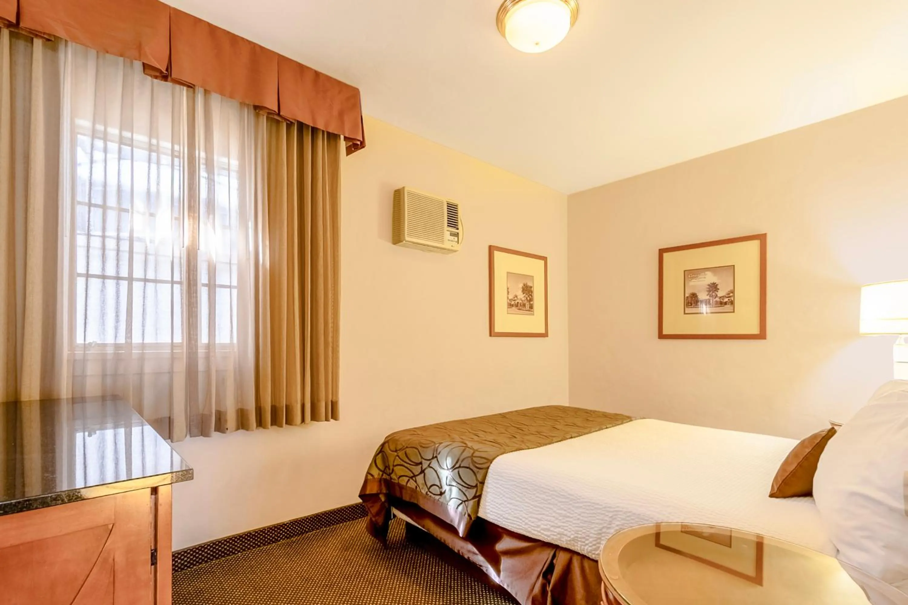 Bedroom, Bed in Historic Coronado Motor Hotel by OYO