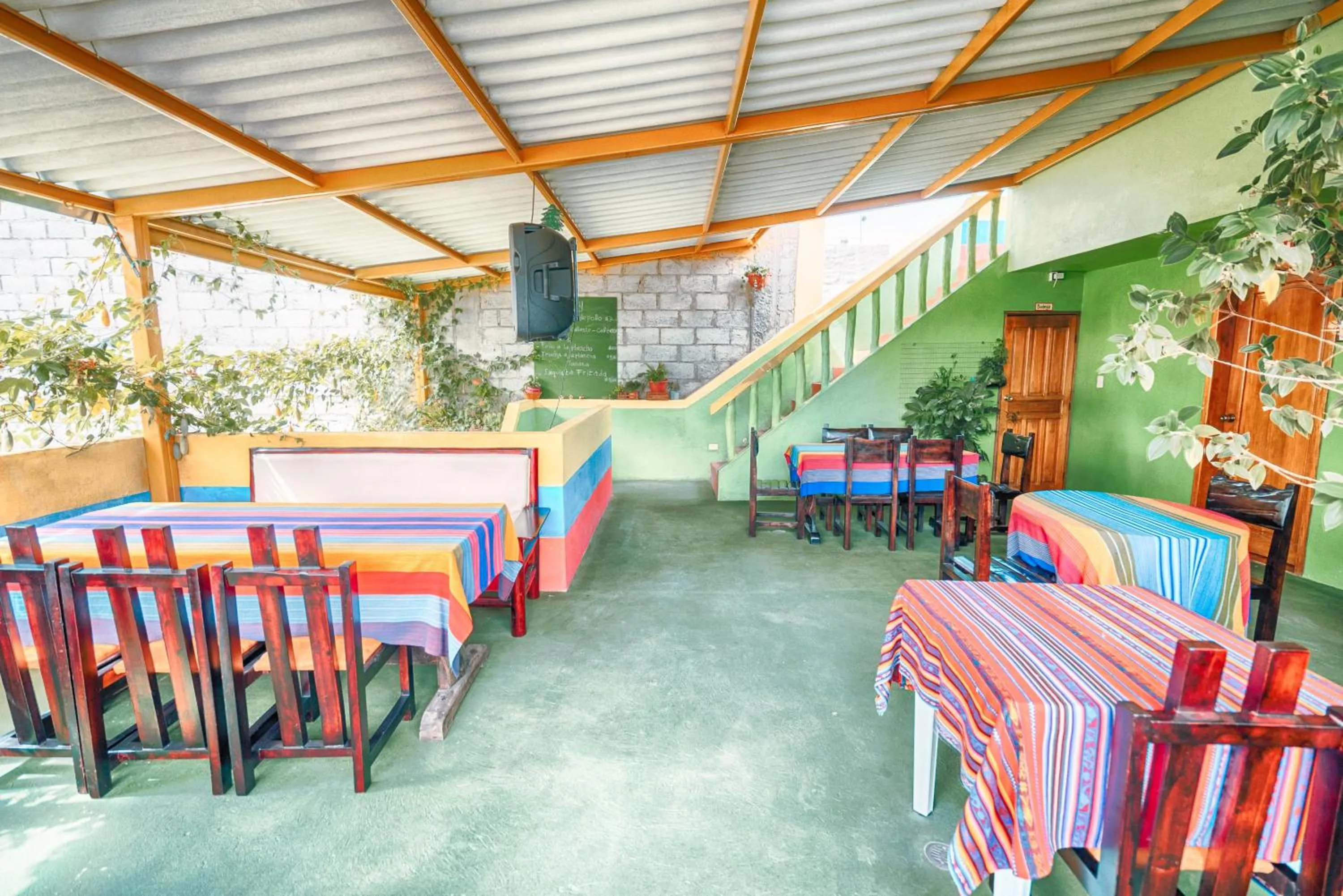 Dining area in Green House Araque Inn