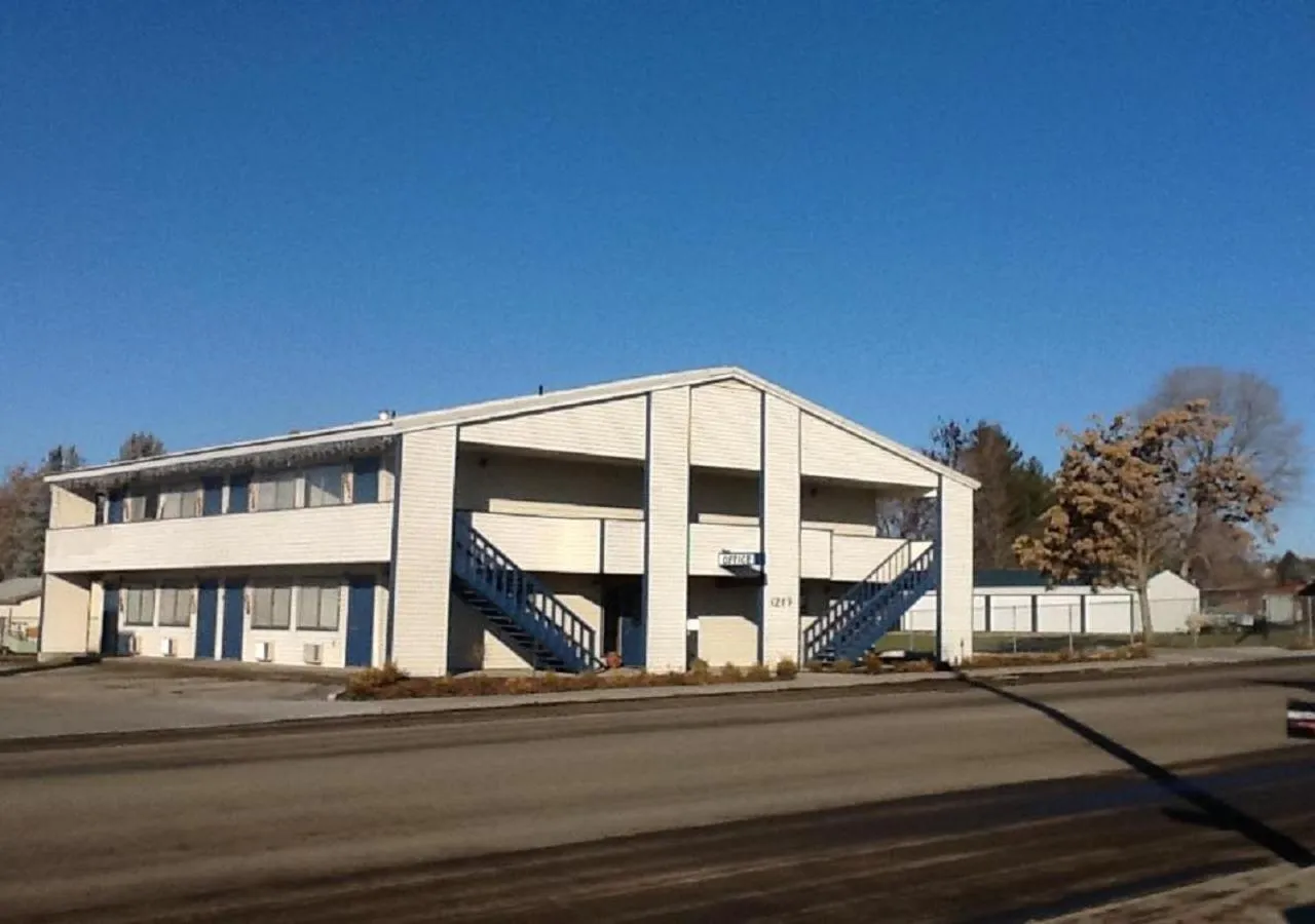 Property building in State Street Motel