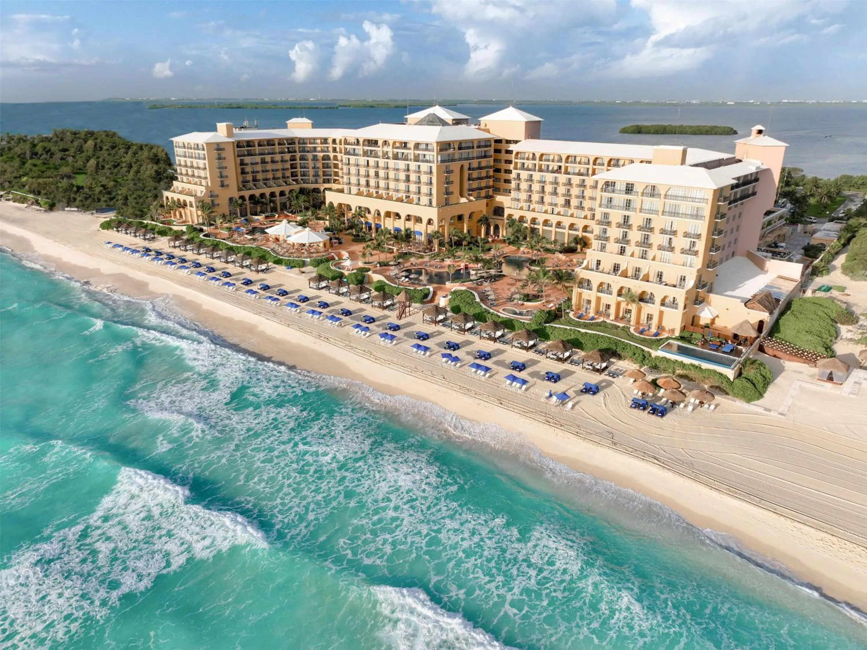 Property building in Kempinski Hotel Cancun