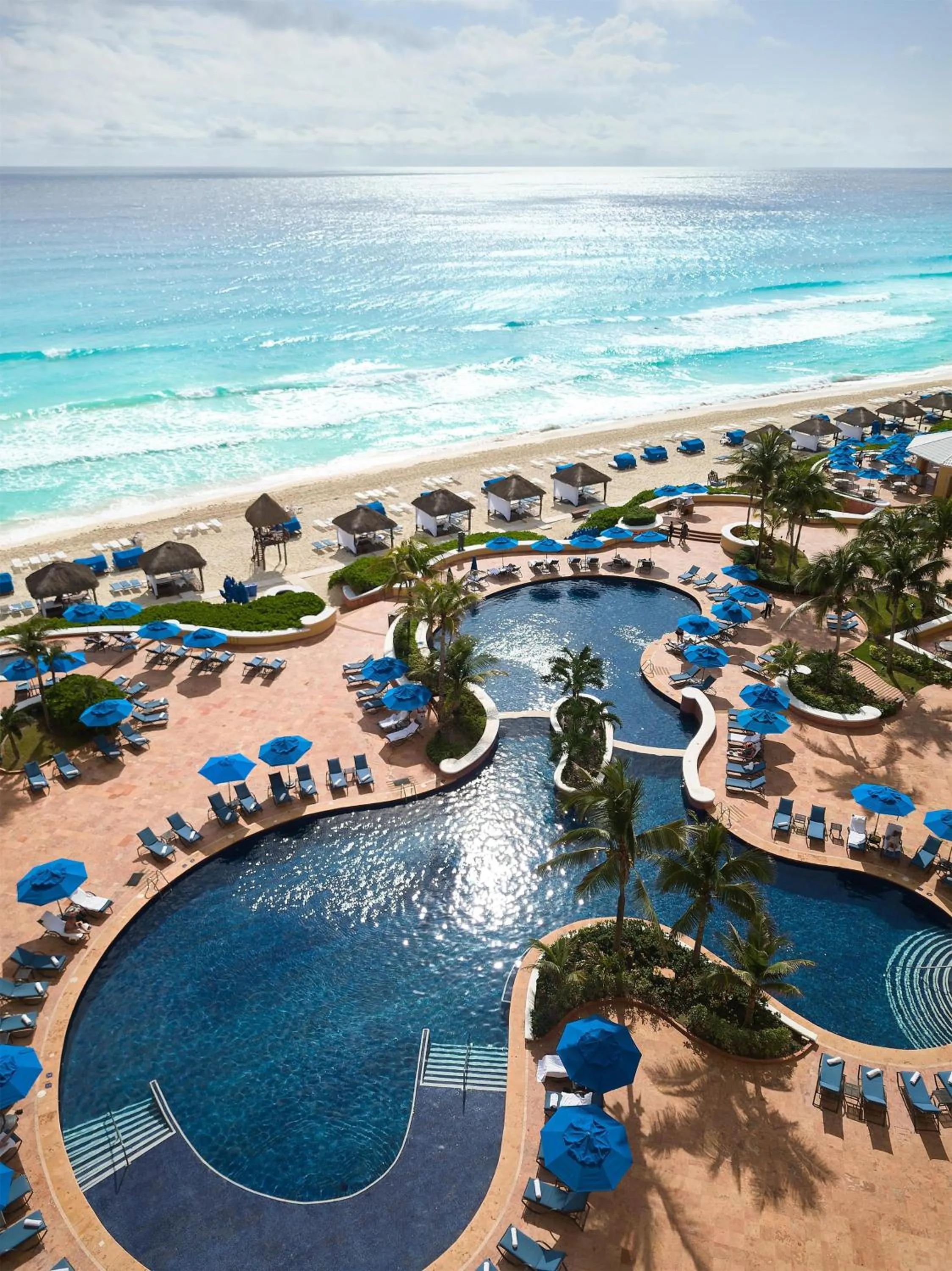 Property building in Kempinski Hotel Cancun