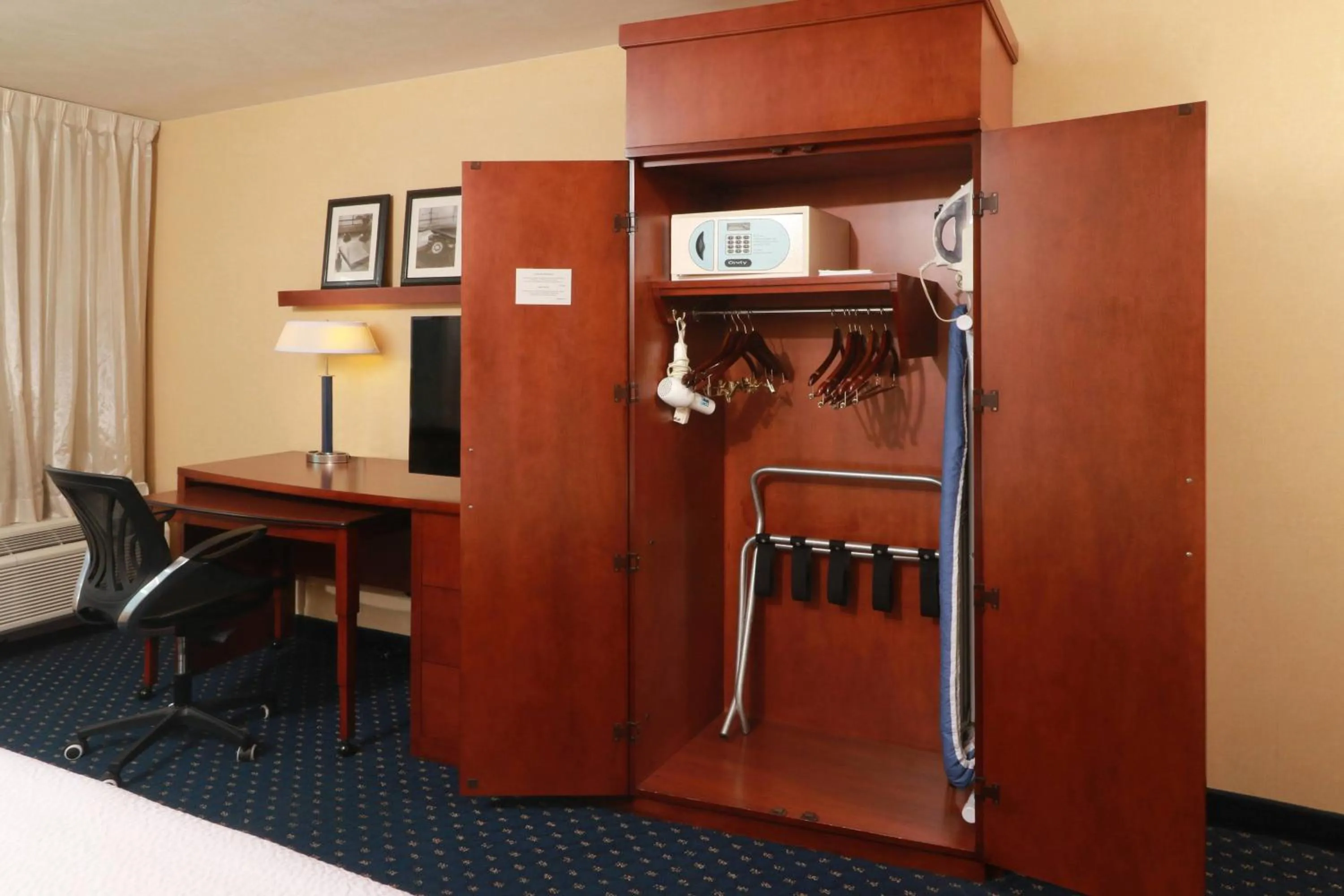 Photo of the whole room in Courtyard Monterrey San Jeronimo