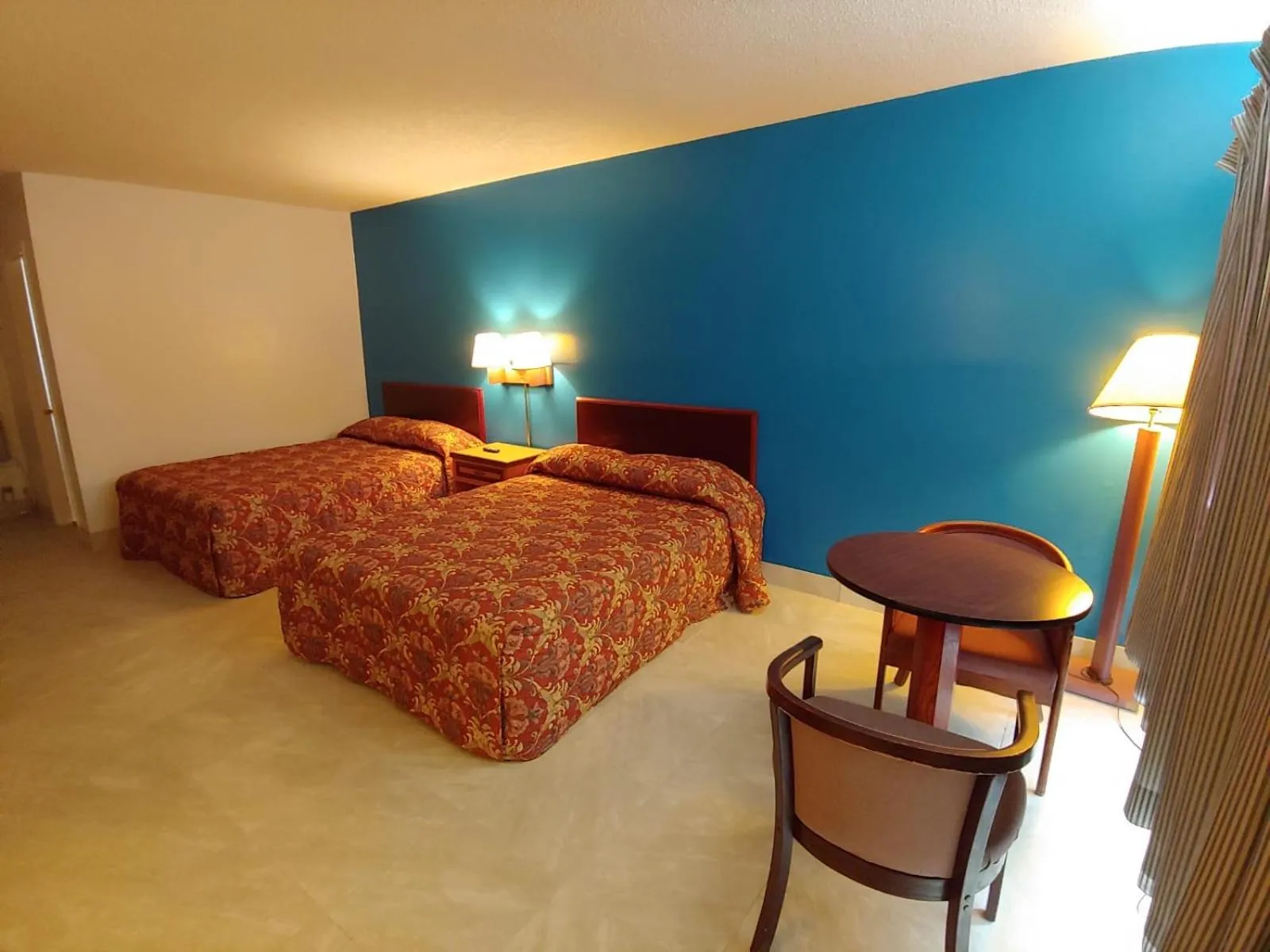 Bed in Relax Inn Silver Springs