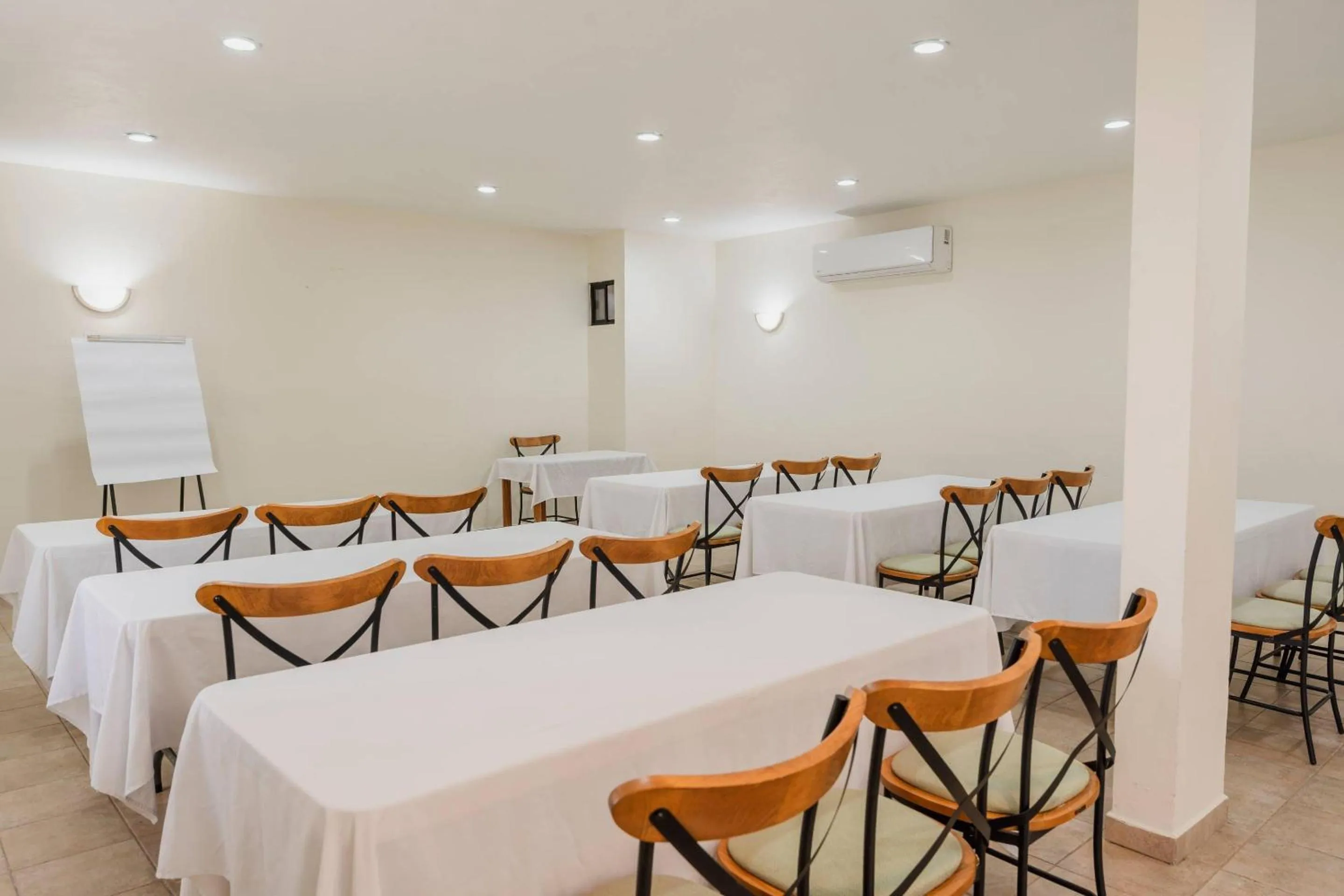 Meeting/conference room in Comfort Inn Tampico