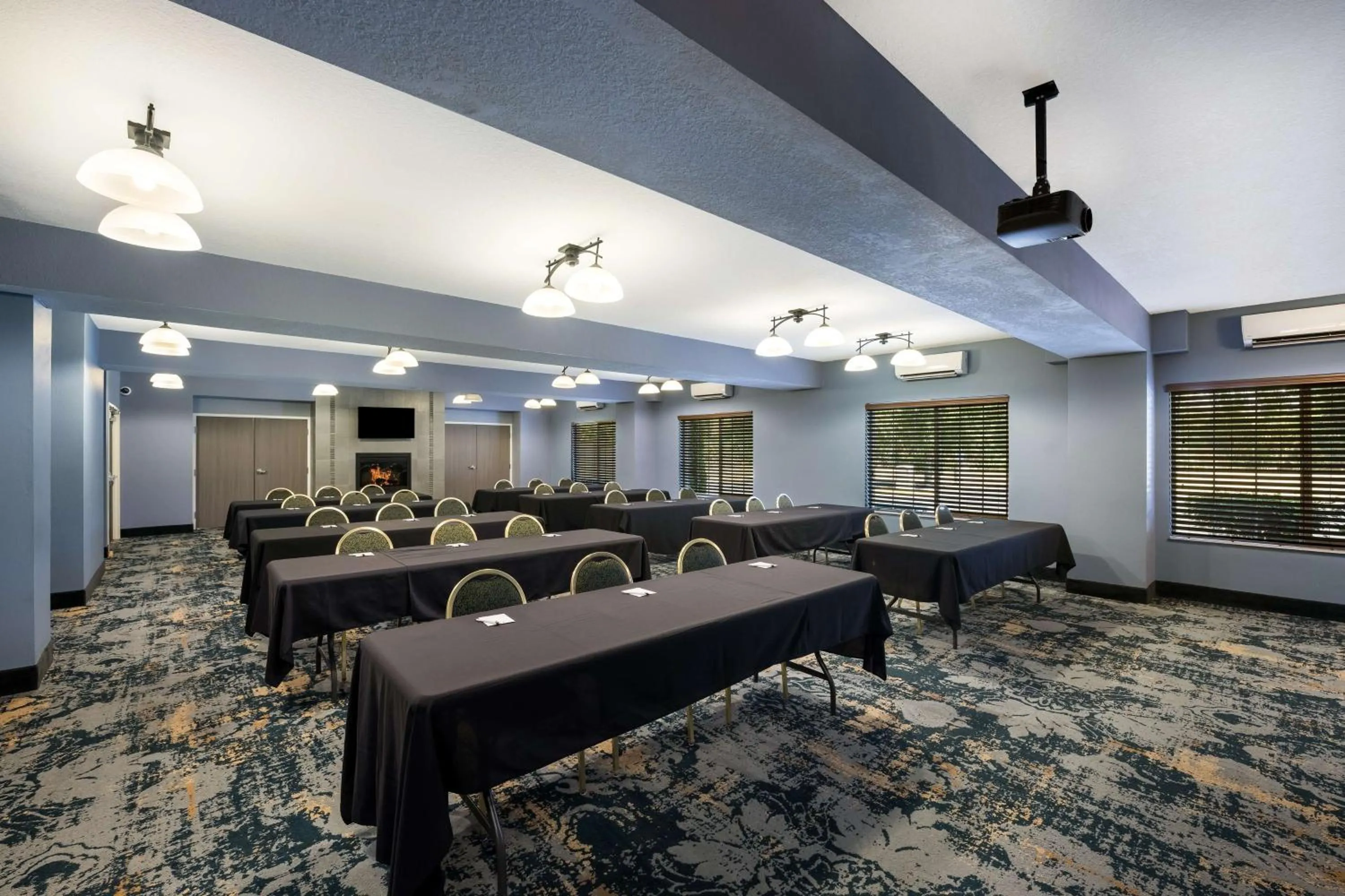 Meeting/conference room in Best Western PLUS Mountain View Auburn Inn