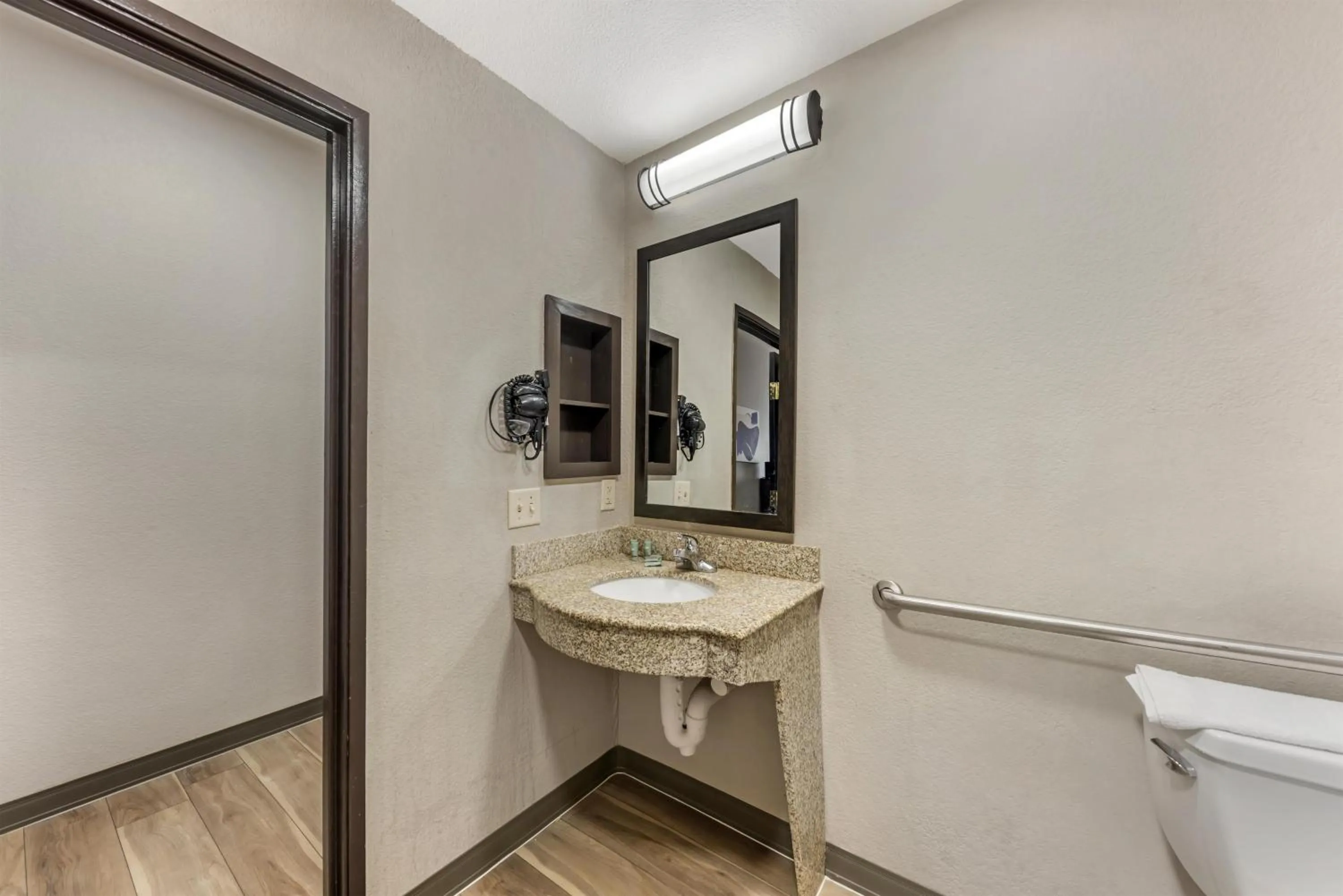 Bedroom in Best Western Sea World - Lackland AFB NW Hotel & Suites