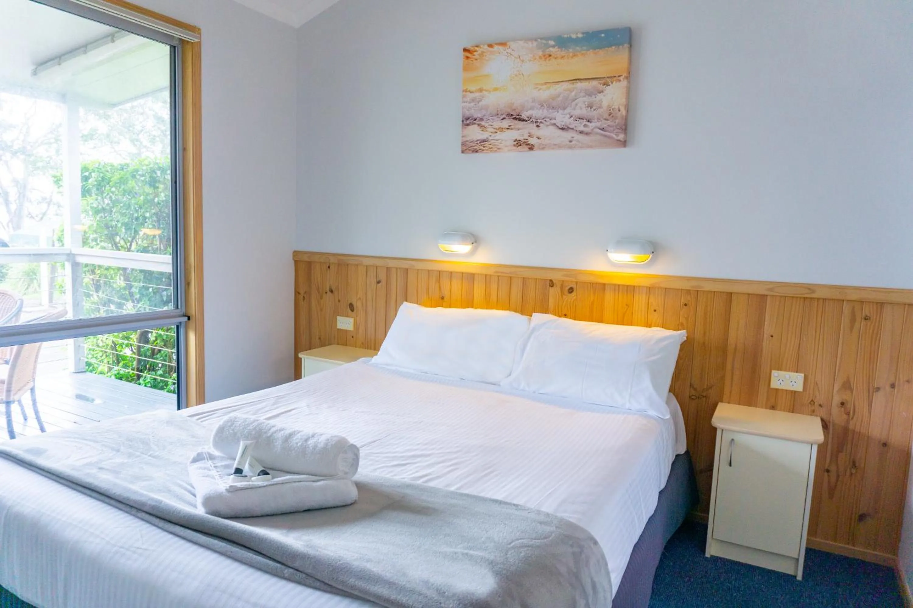 Bed in Thou Walla Sunset Retreat