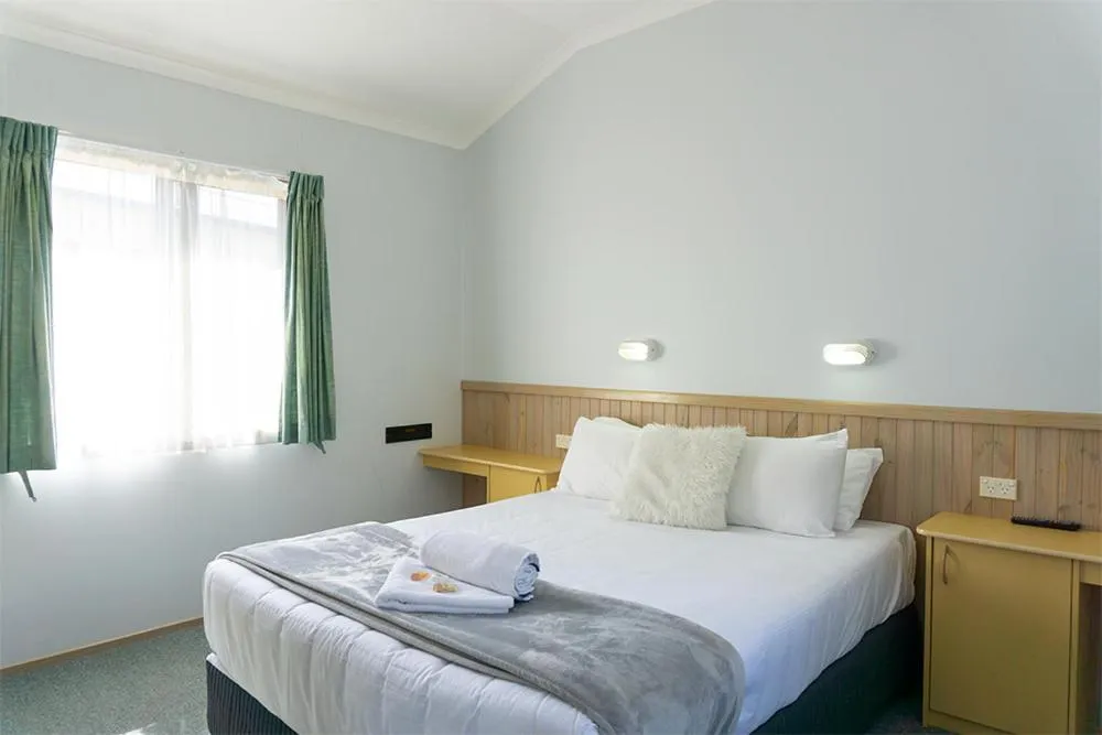 Bed in Thou Walla Sunset Retreat