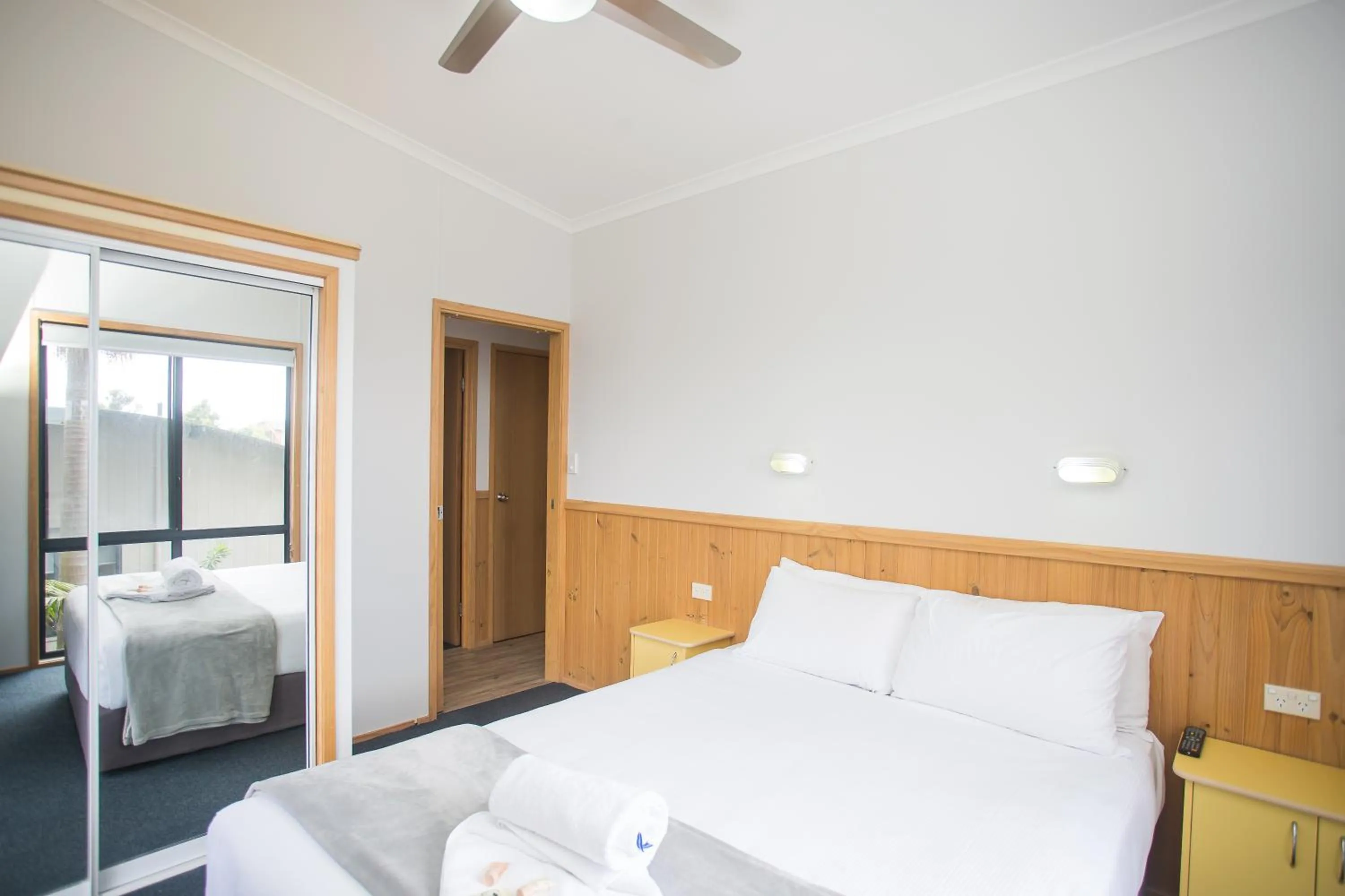 Bed in Thou Walla Sunset Retreat