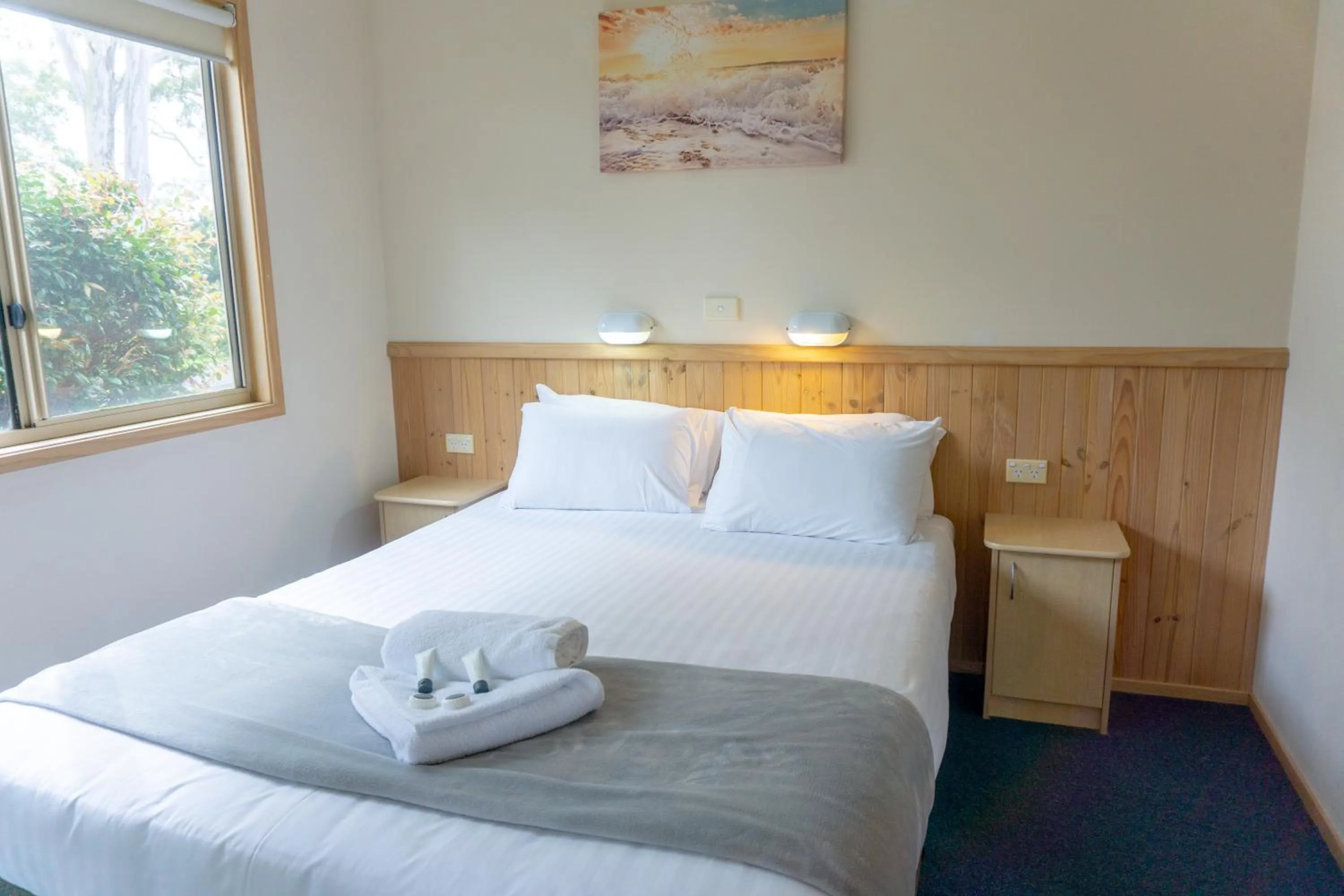 Bed in Thou Walla Sunset Retreat