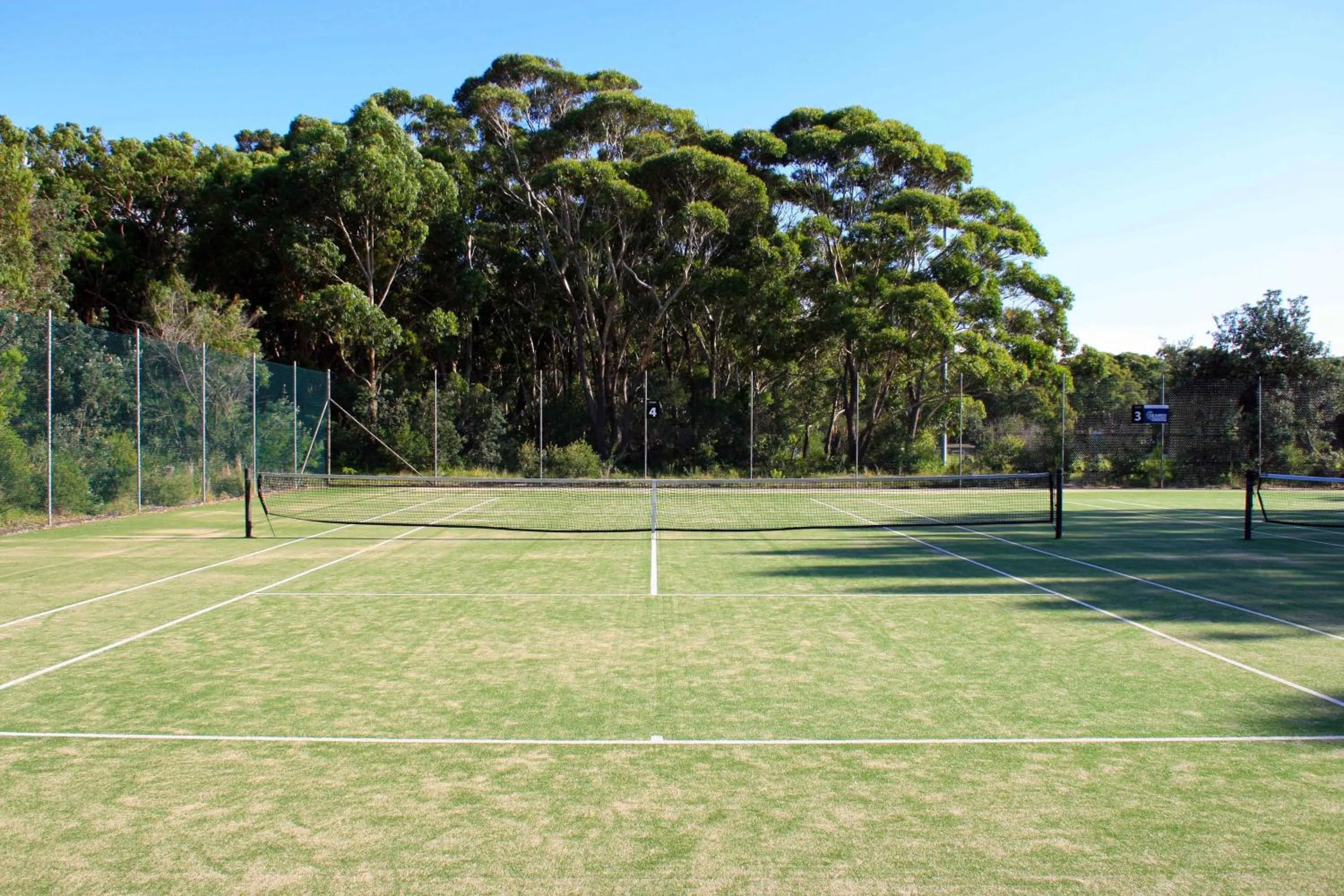 Tennis court in Fingal Bay Holiday Park