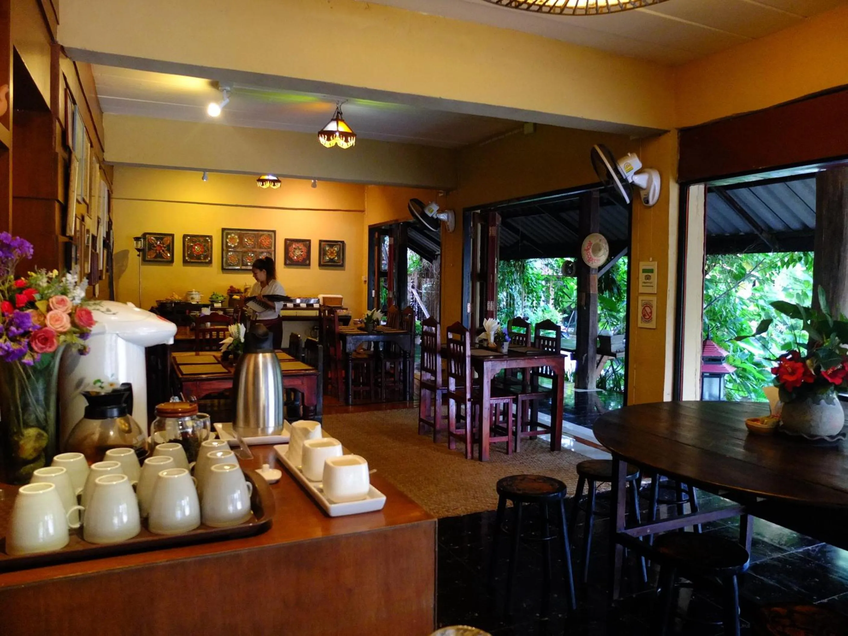 Restaurant/places to eat in Baantawan Guesthouse Pai