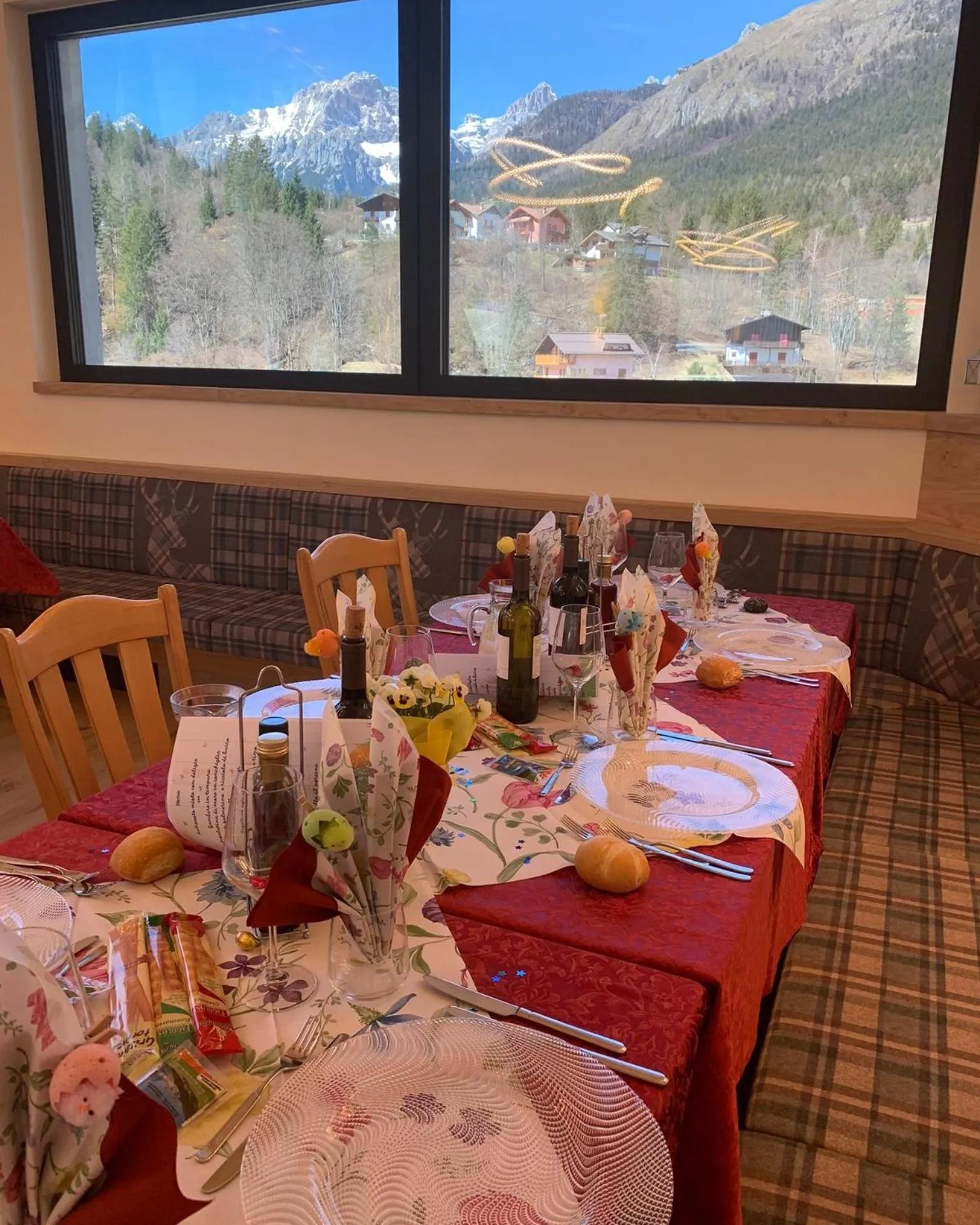 Restaurant/places to eat in Pier Hotel