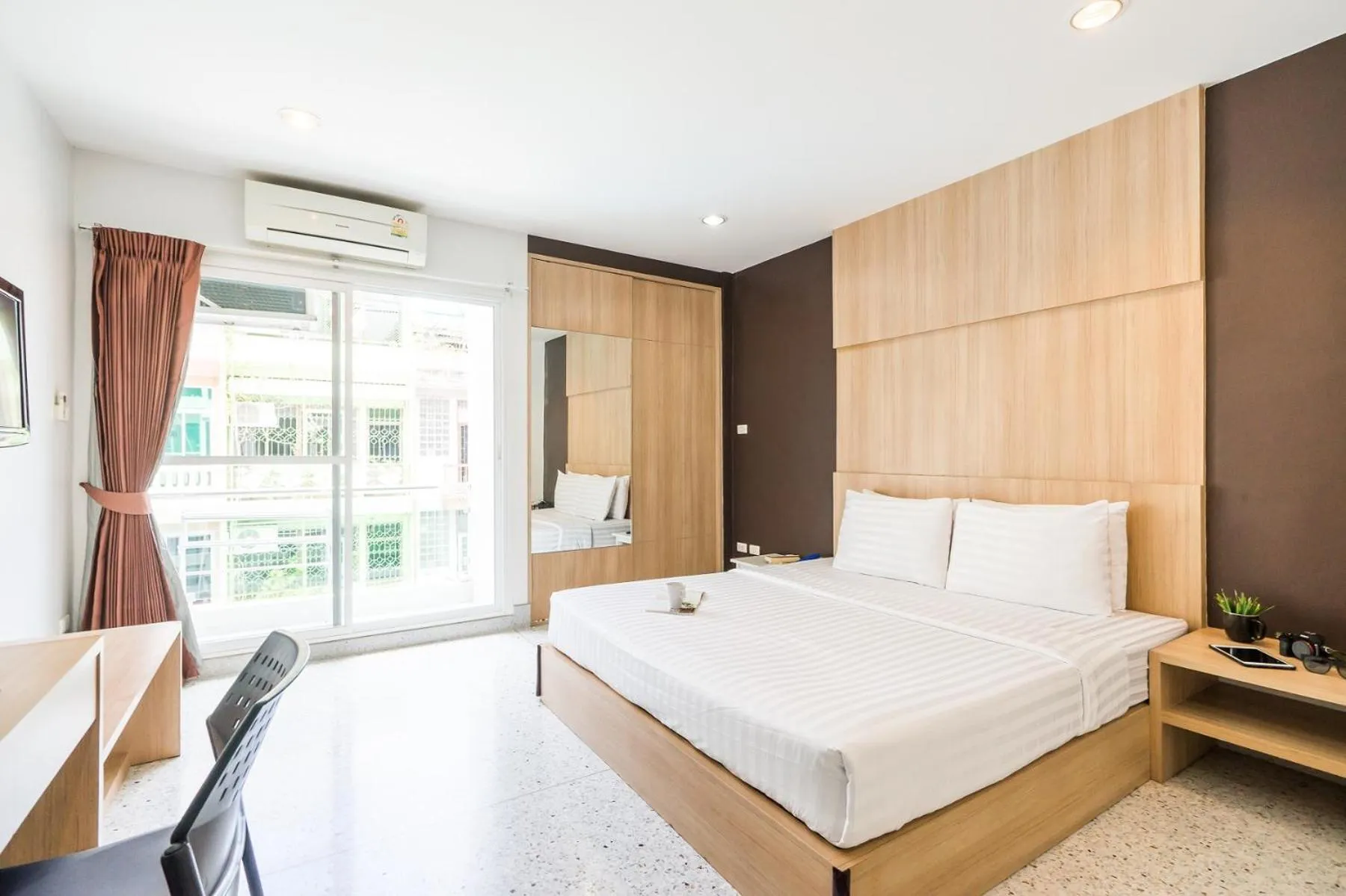 Bedroom, Bed in The Fifth Residence