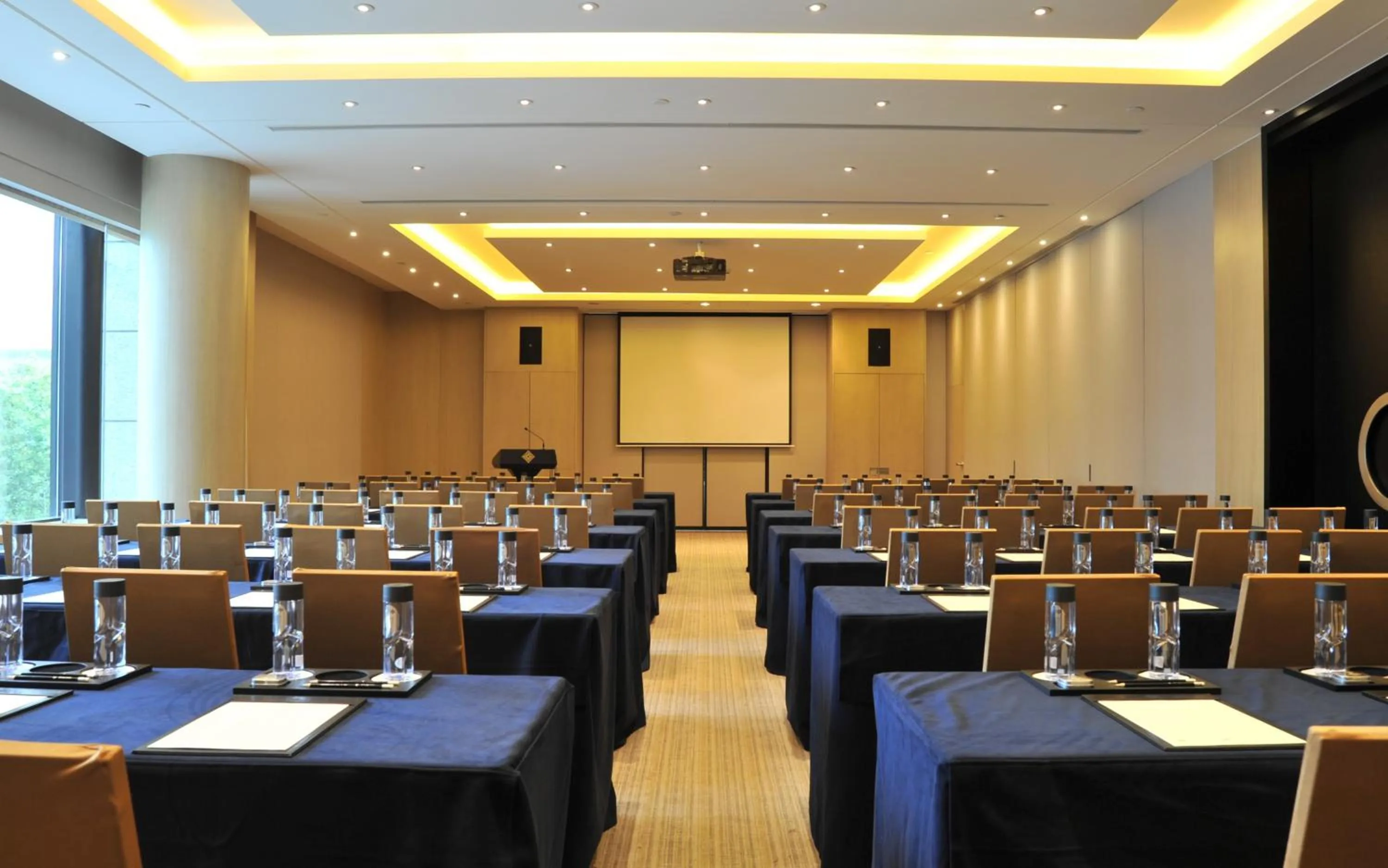 Meeting/conference room in Jinling Hotel