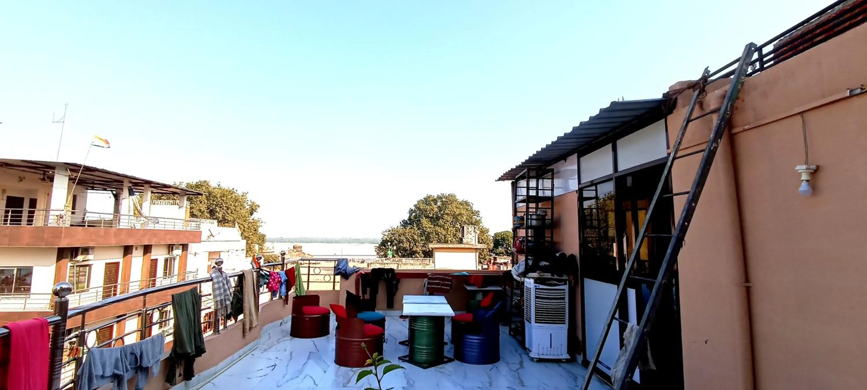 Restaurant/places to eat in Golden River Homestay