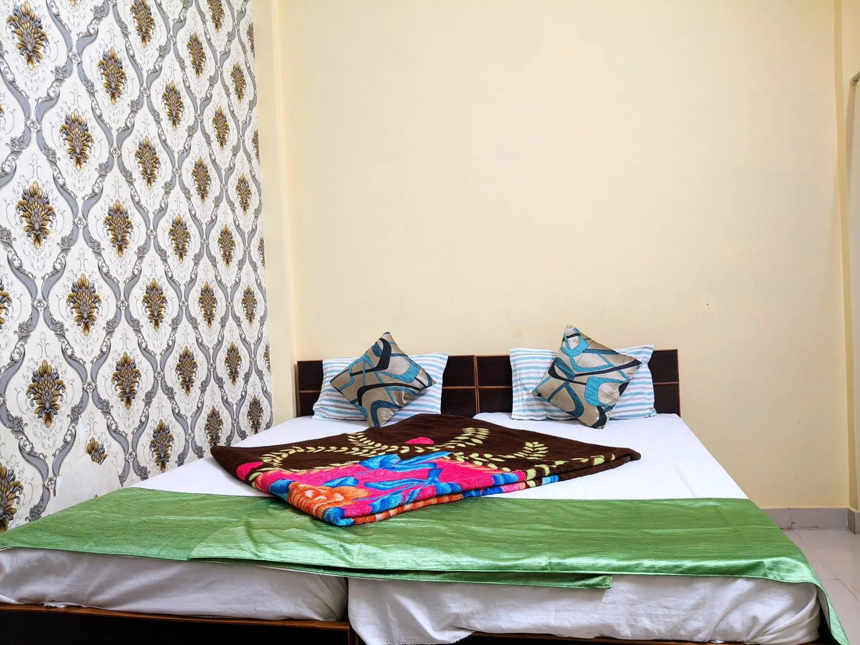 Photo of the whole room, Bed in Golden River Homestay