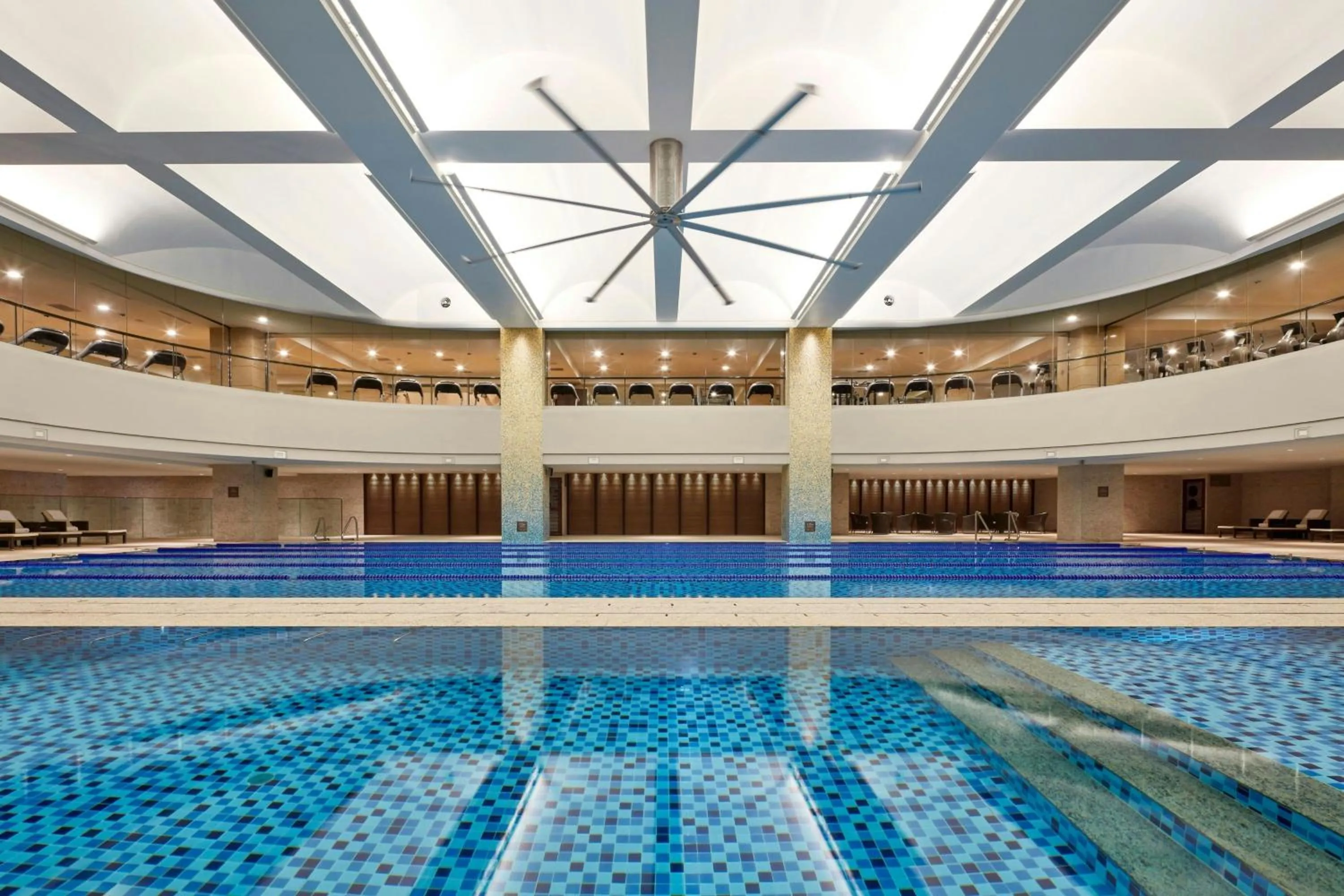 Swimming pool in JW Marriott Hotel Seoul