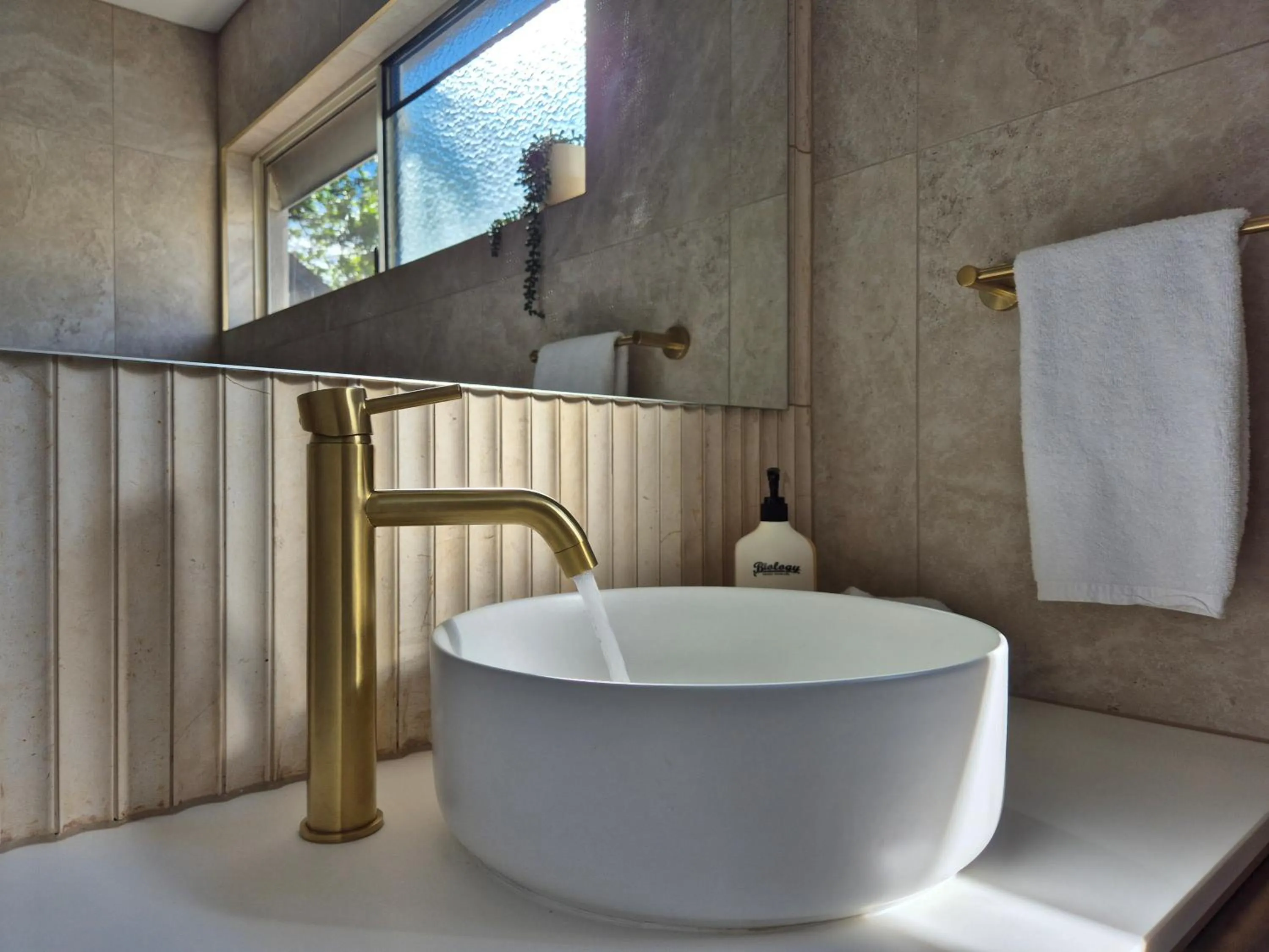 Bathroom in Noosa Sun - On the Noosa River