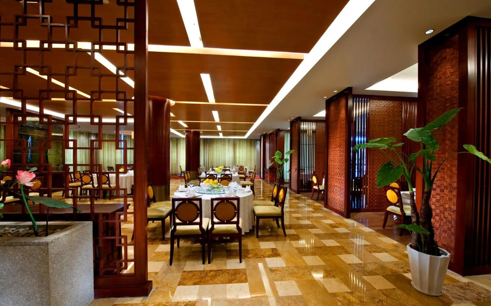 Restaurant/places to eat in Yidu Jinling Grand Hotel Yancheng