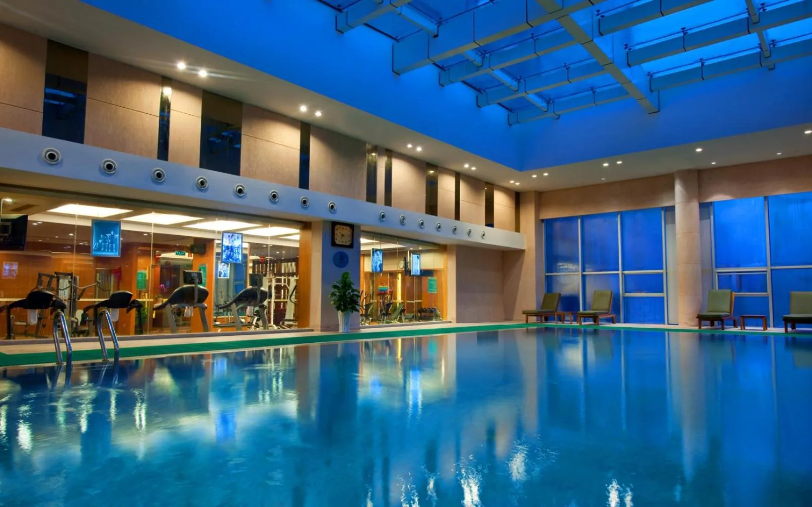 Swimming pool in Yidu Jinling Grand Hotel Yancheng
