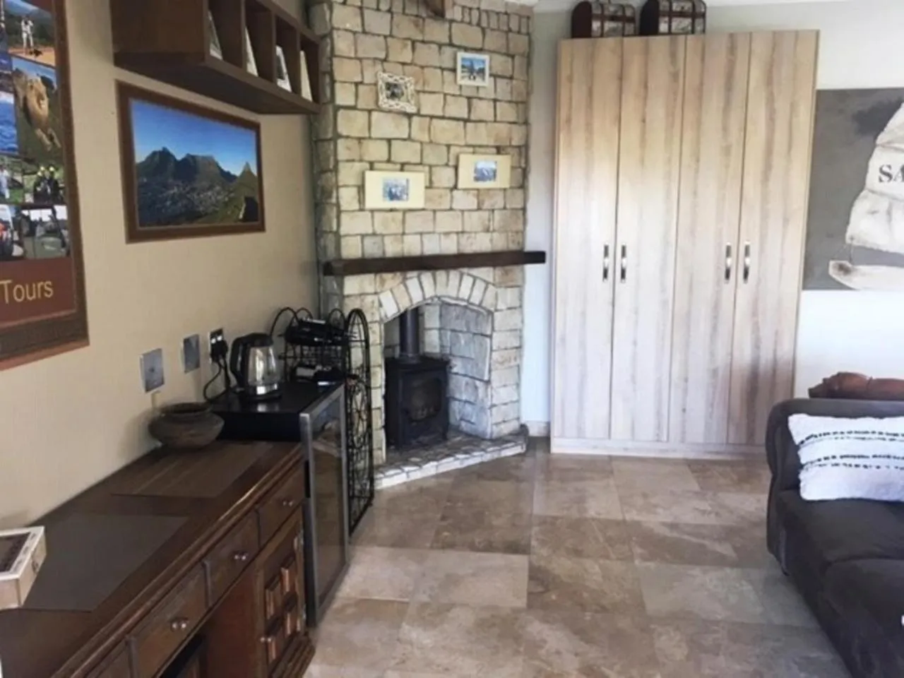 Coffee/tea facilities in African Palm Cottage and Guesthouse