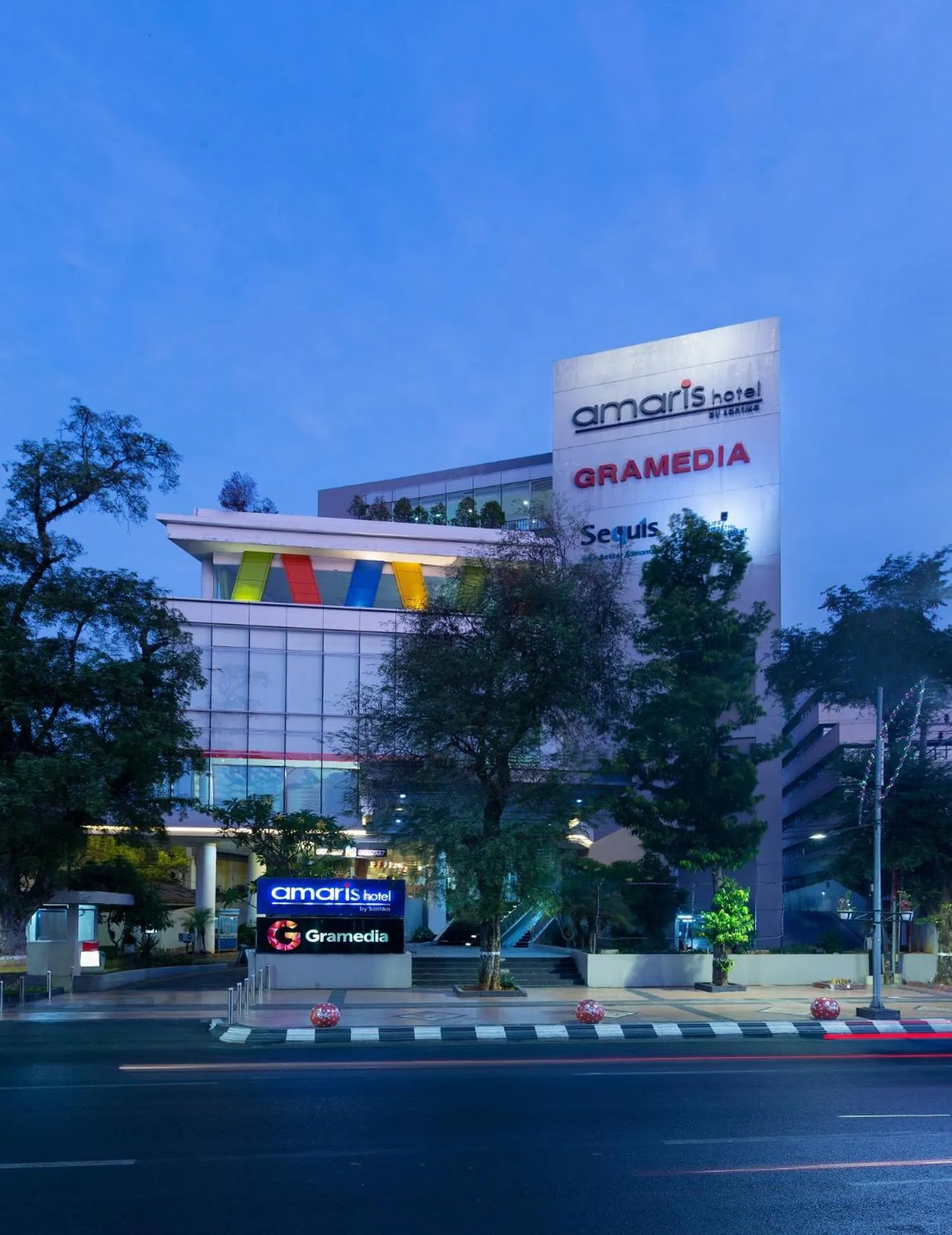 Property building in Amaris Hotel Pemuda Semarang