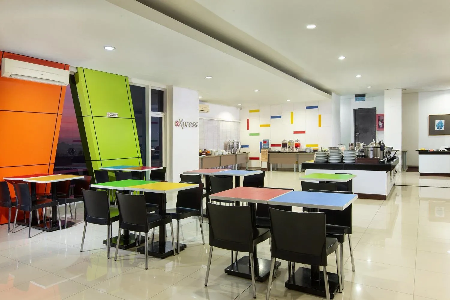 Restaurant/places to eat in Amaris Hotel Pemuda Semarang