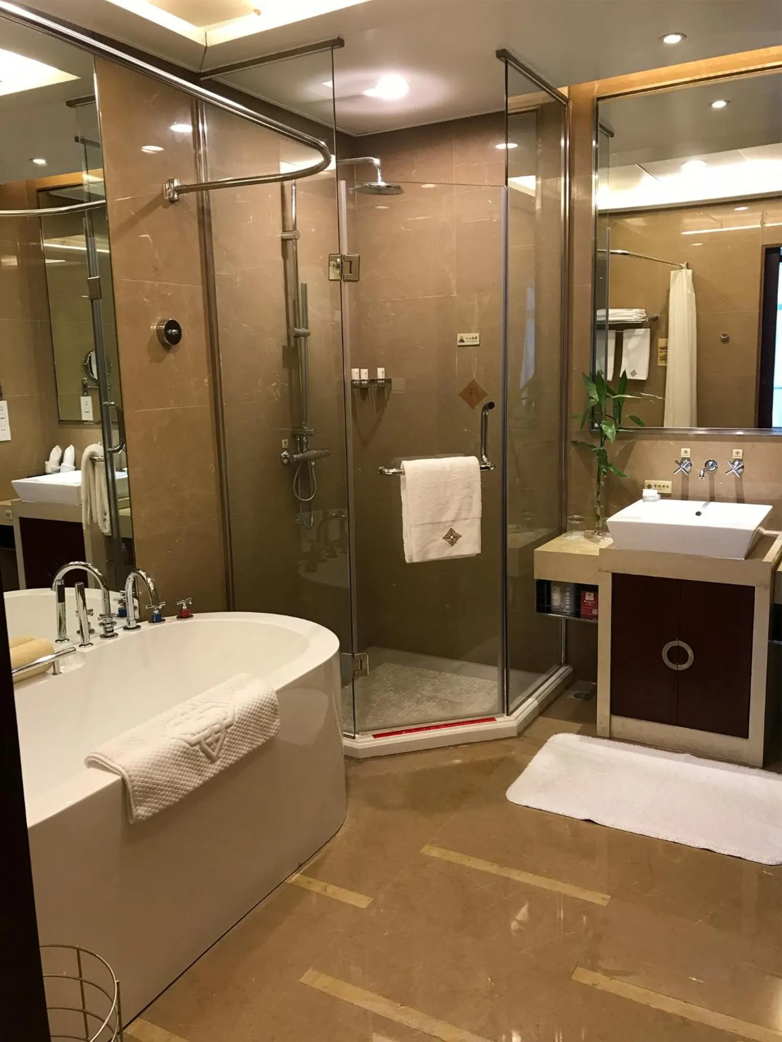 Shower in Hongrui Jinling Grand Hotel Hefei